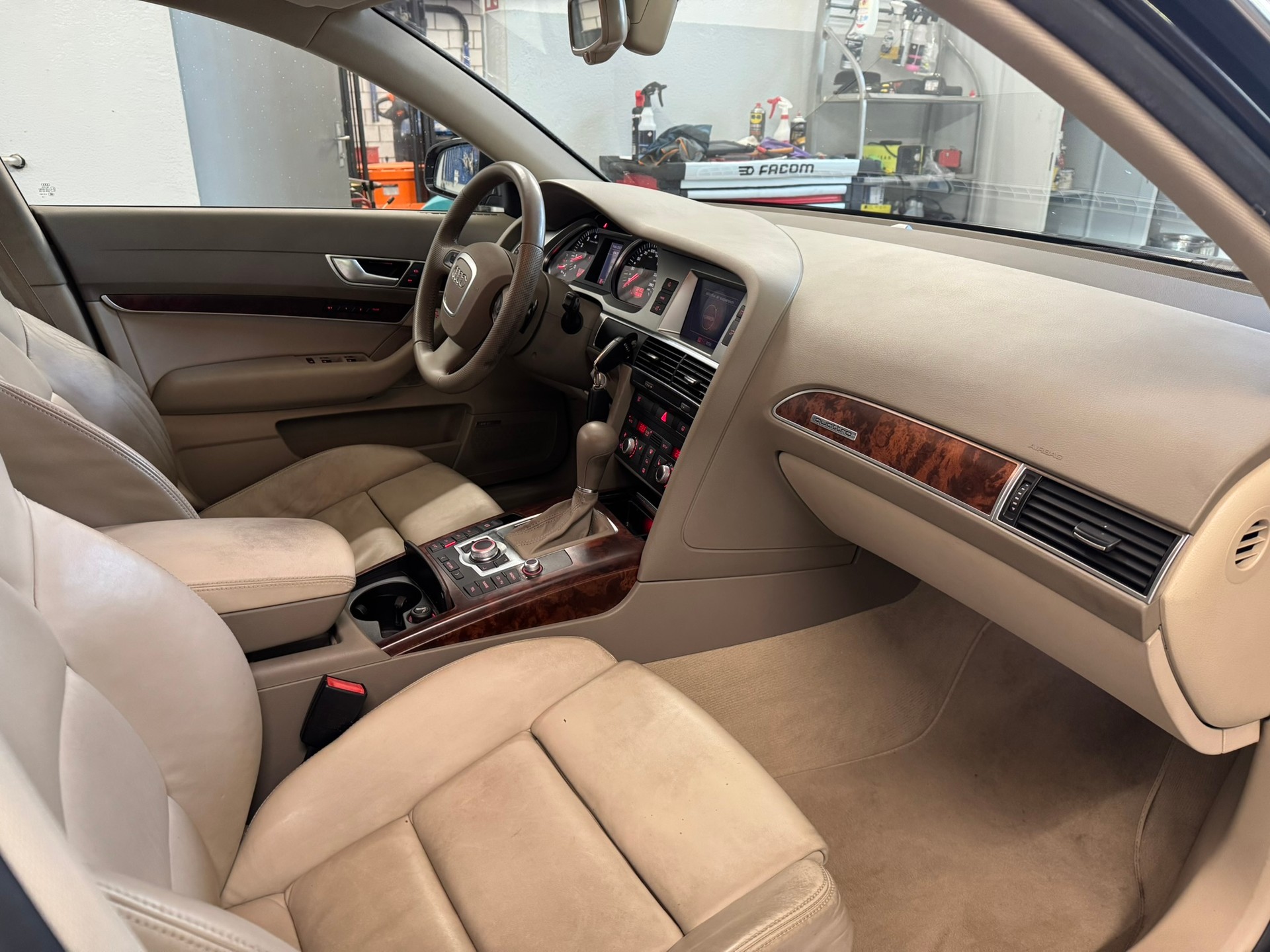 AUDI A6 Limousine 4.2 V8 FSI quattro tiptronic-image-10
