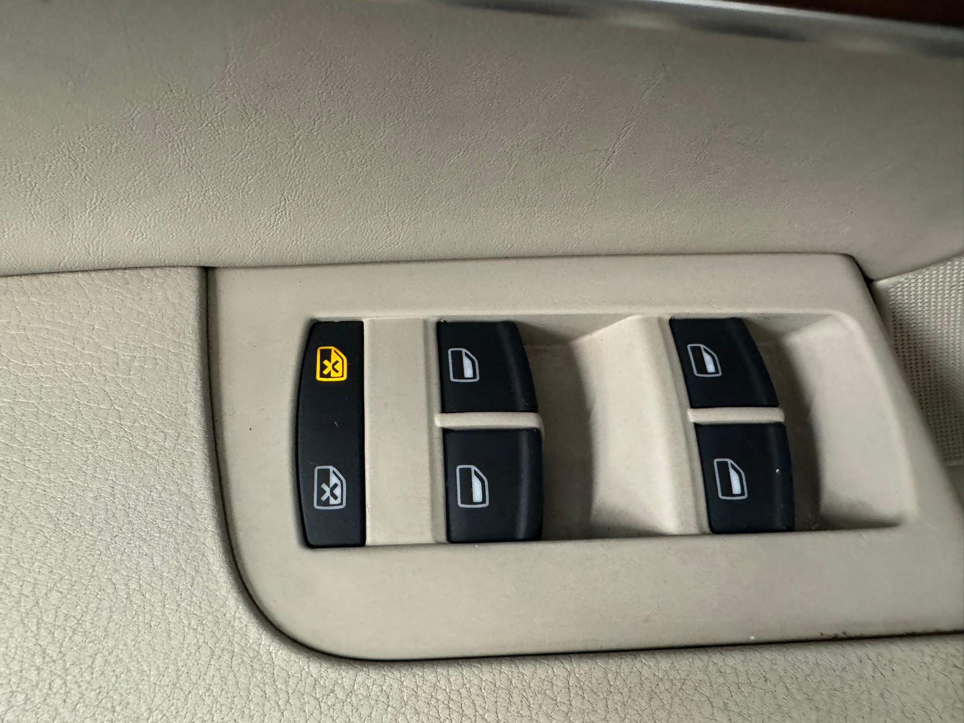 AUDI A6 Limousine 4.2 V8 FSI quattro tiptronic-image-23