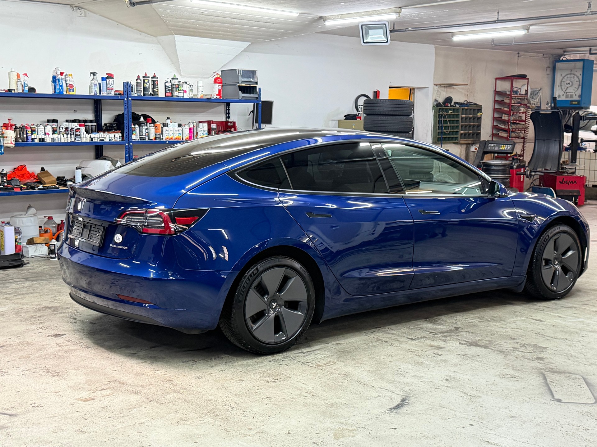 TESLA Model 3 Long Range Dual Motor AWD-image-1