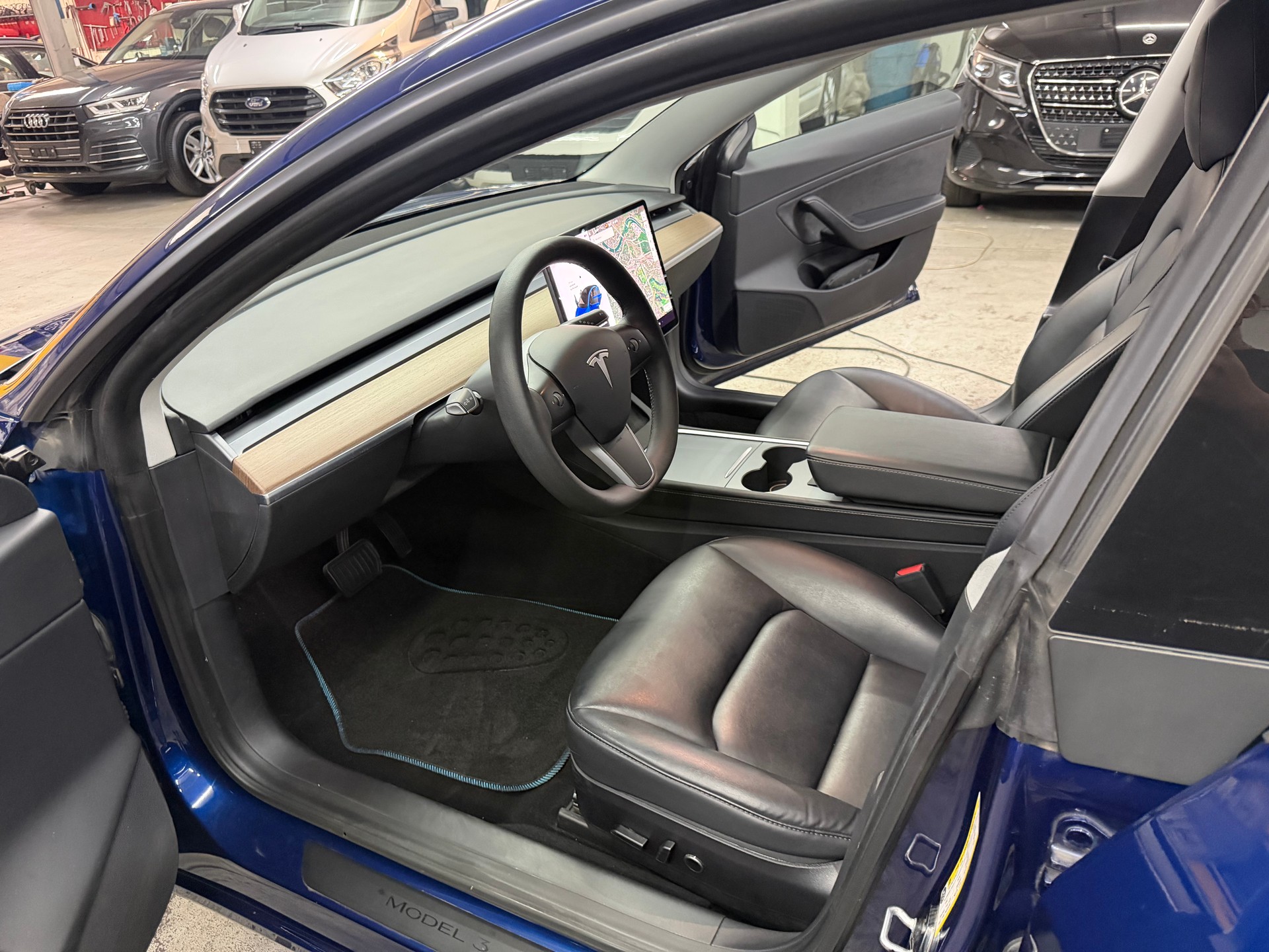 TESLA Model 3 Long Range Dual Motor AWD-image-10