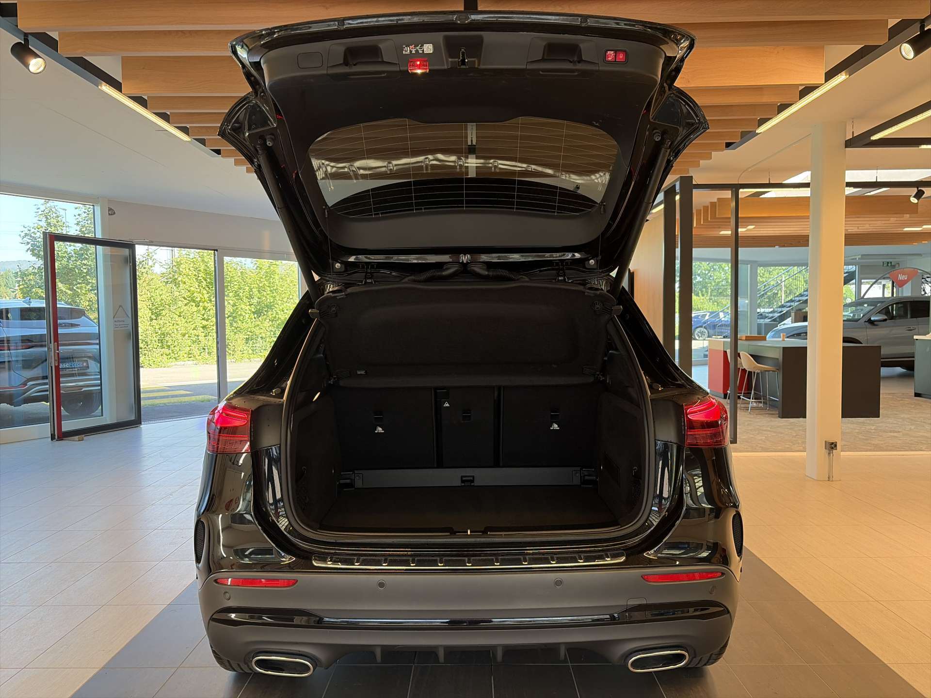 MERCEDES-BENZ GLA 200 AMG-Line DCT-Automat-image-7