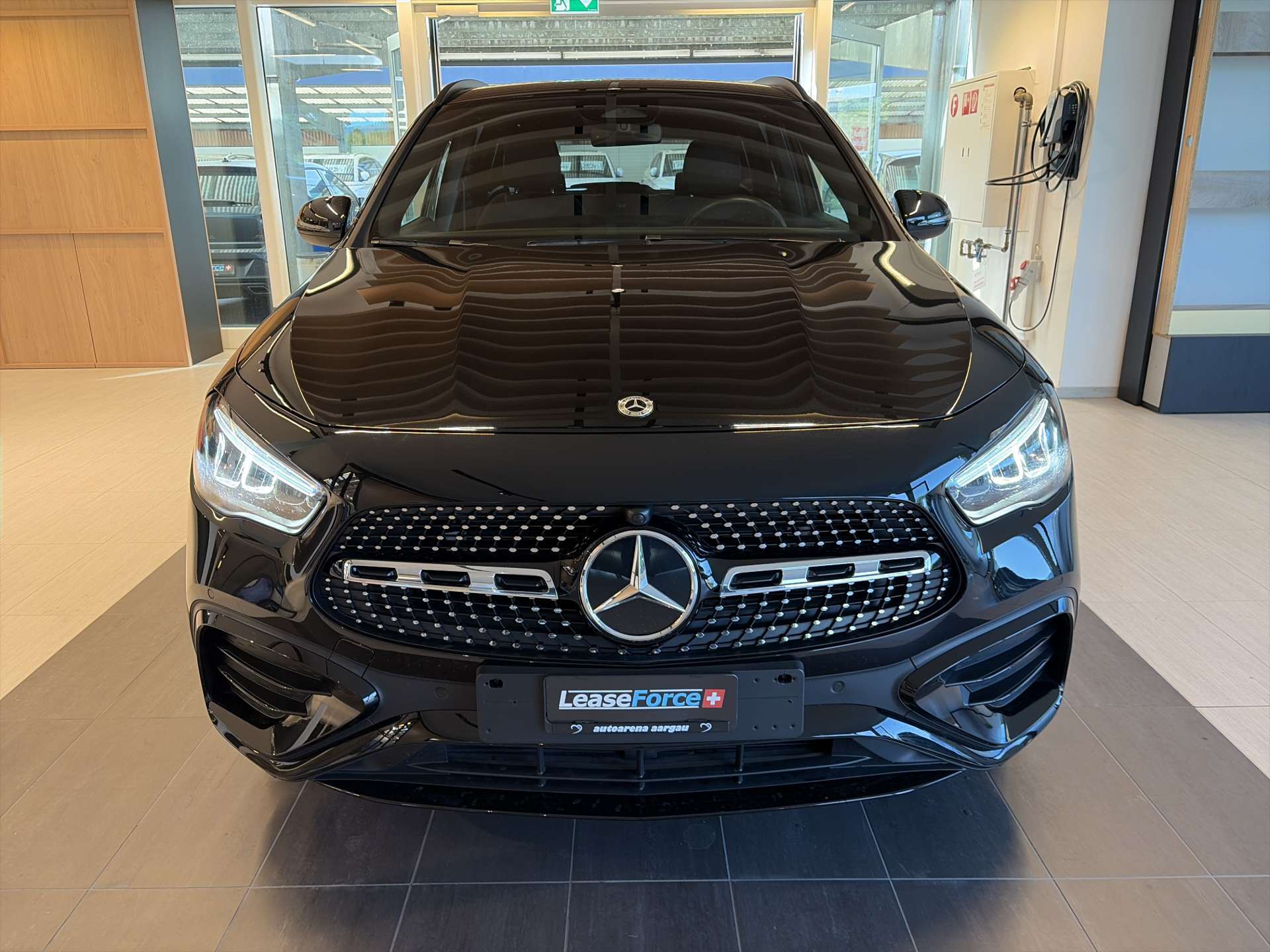 MERCEDES-BENZ GLA 200 AMG-Line DCT-Automat-image-10