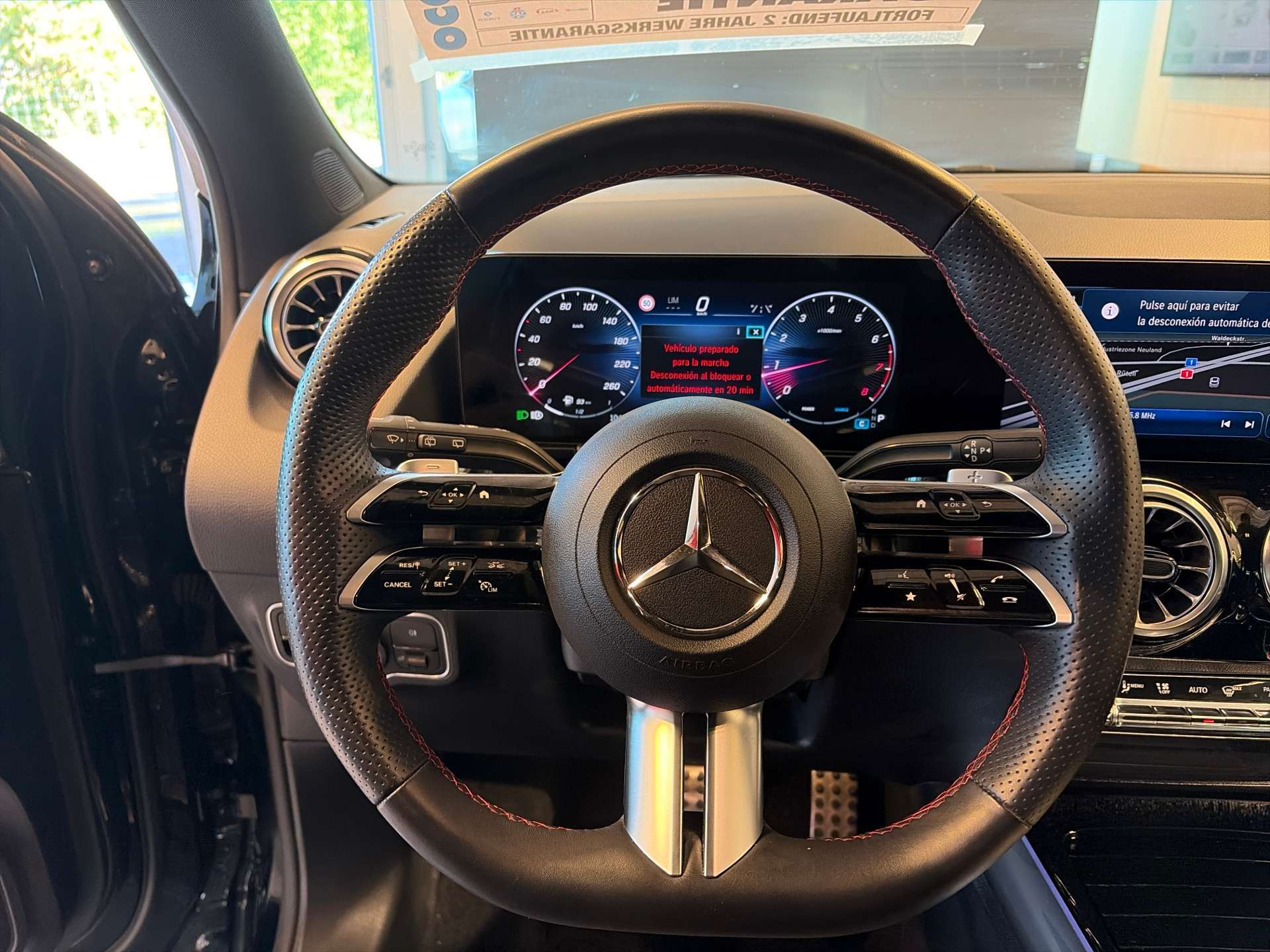 MERCEDES-BENZ GLA 200 AMG-Line DCT-Automat-image-15