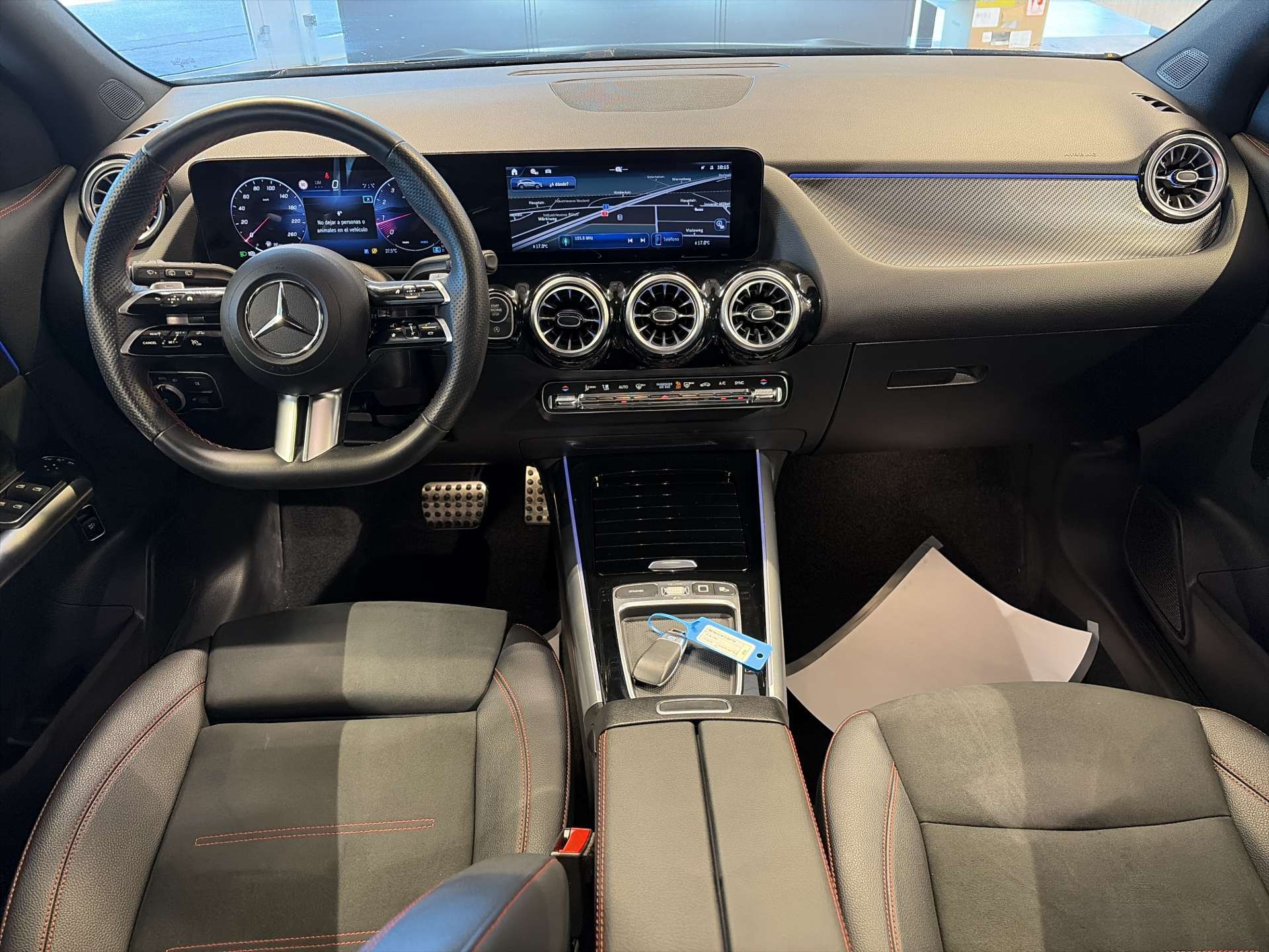 MERCEDES-BENZ GLA 200 AMG-Line DCT-Automat-image-14