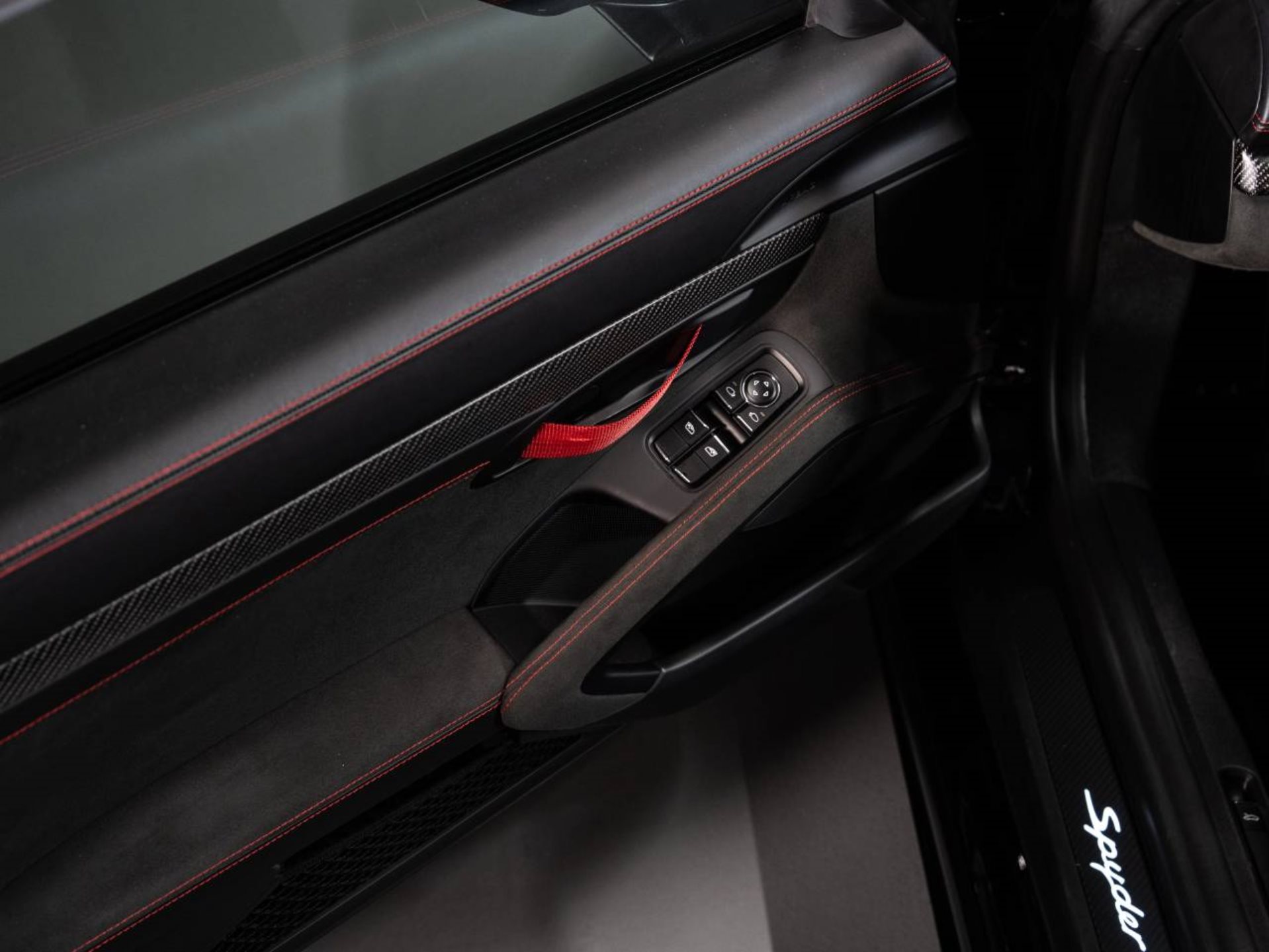 PORSCHE 718 Spyder RS-image-15