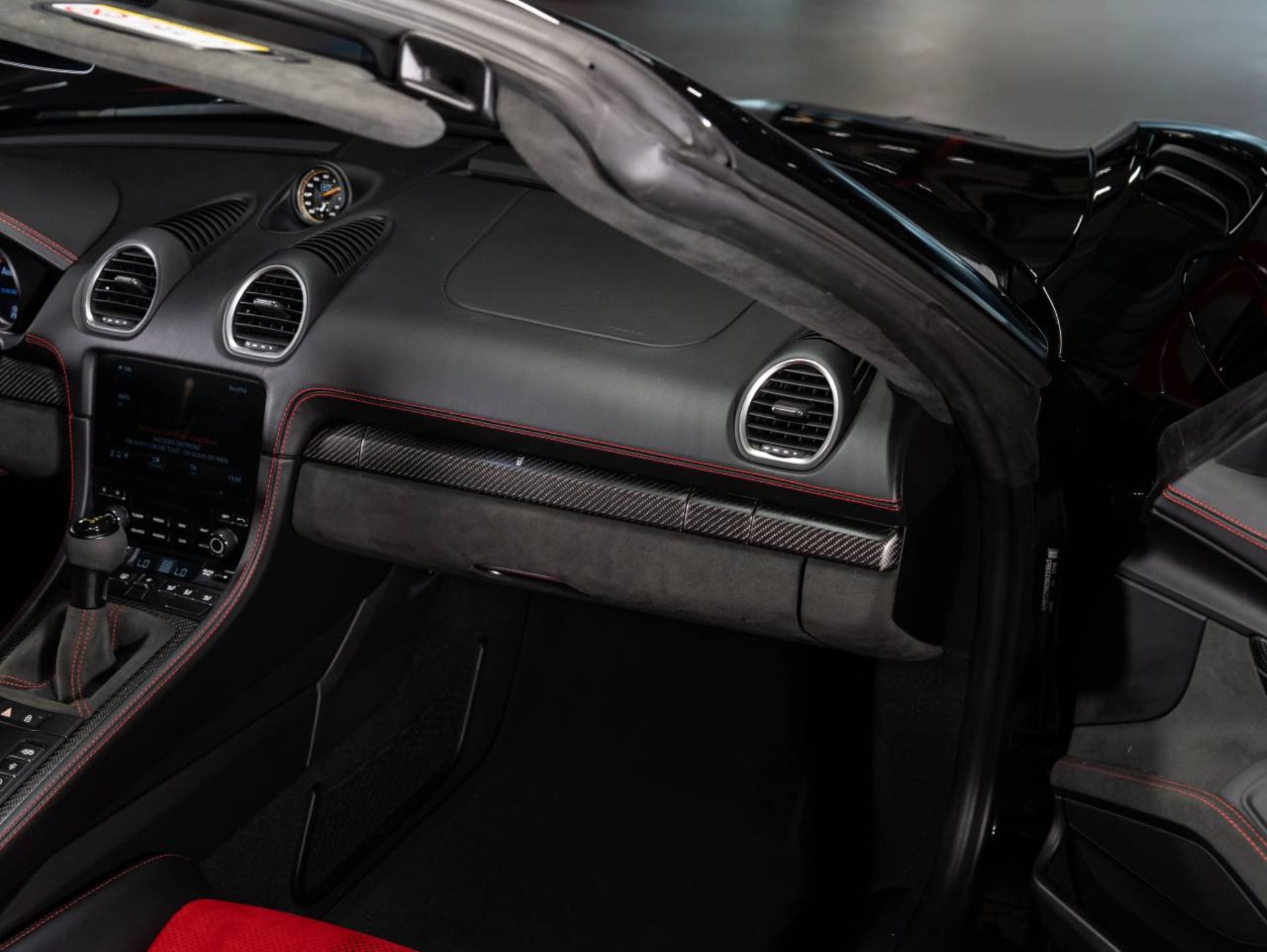 PORSCHE 718 Spyder RS-image-12