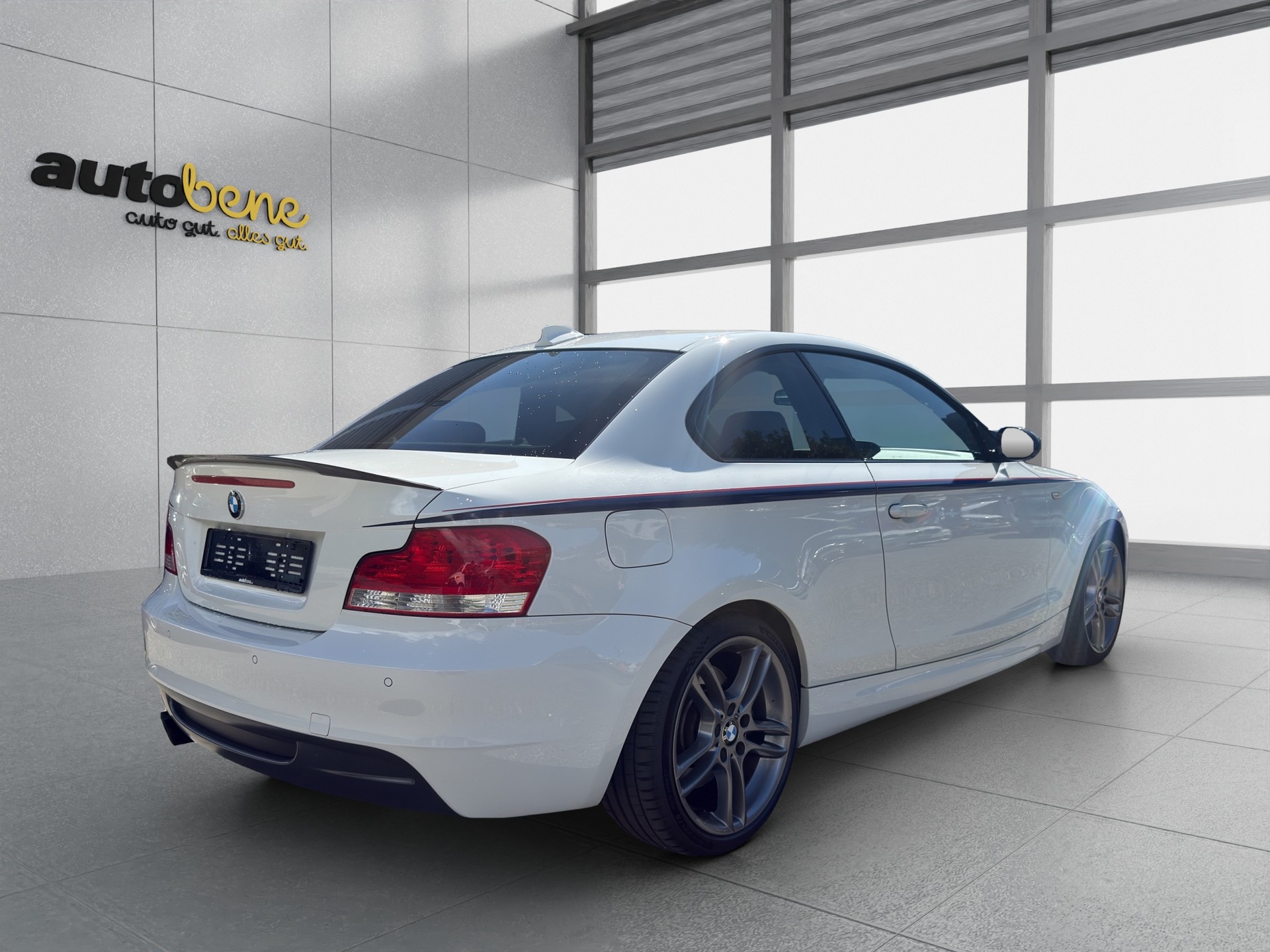 BMW 135i Coupé Sauber Edition-image-3
