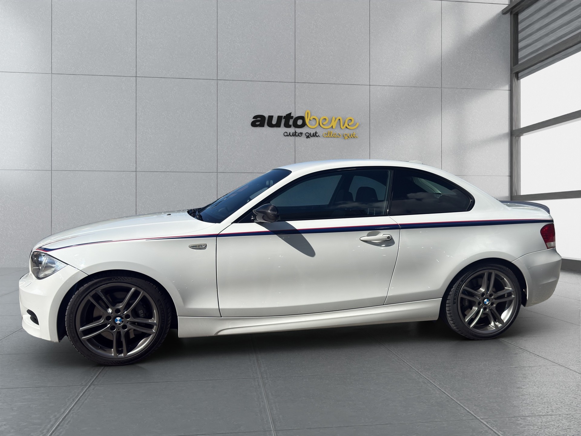 BMW 135i Coupé Sauber Edition-image-4
