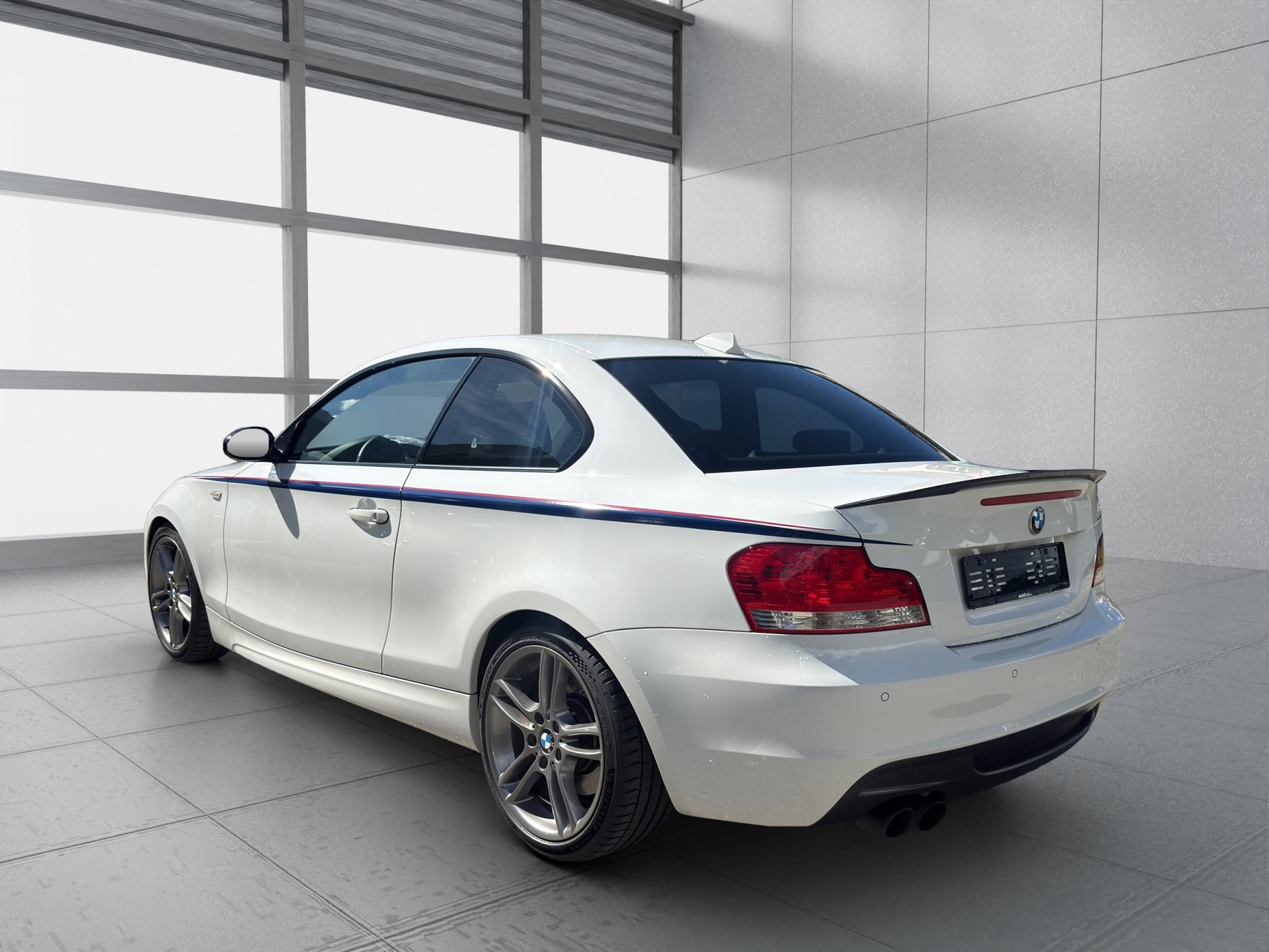 BMW 135i Coupé Sauber Edition-image-2
