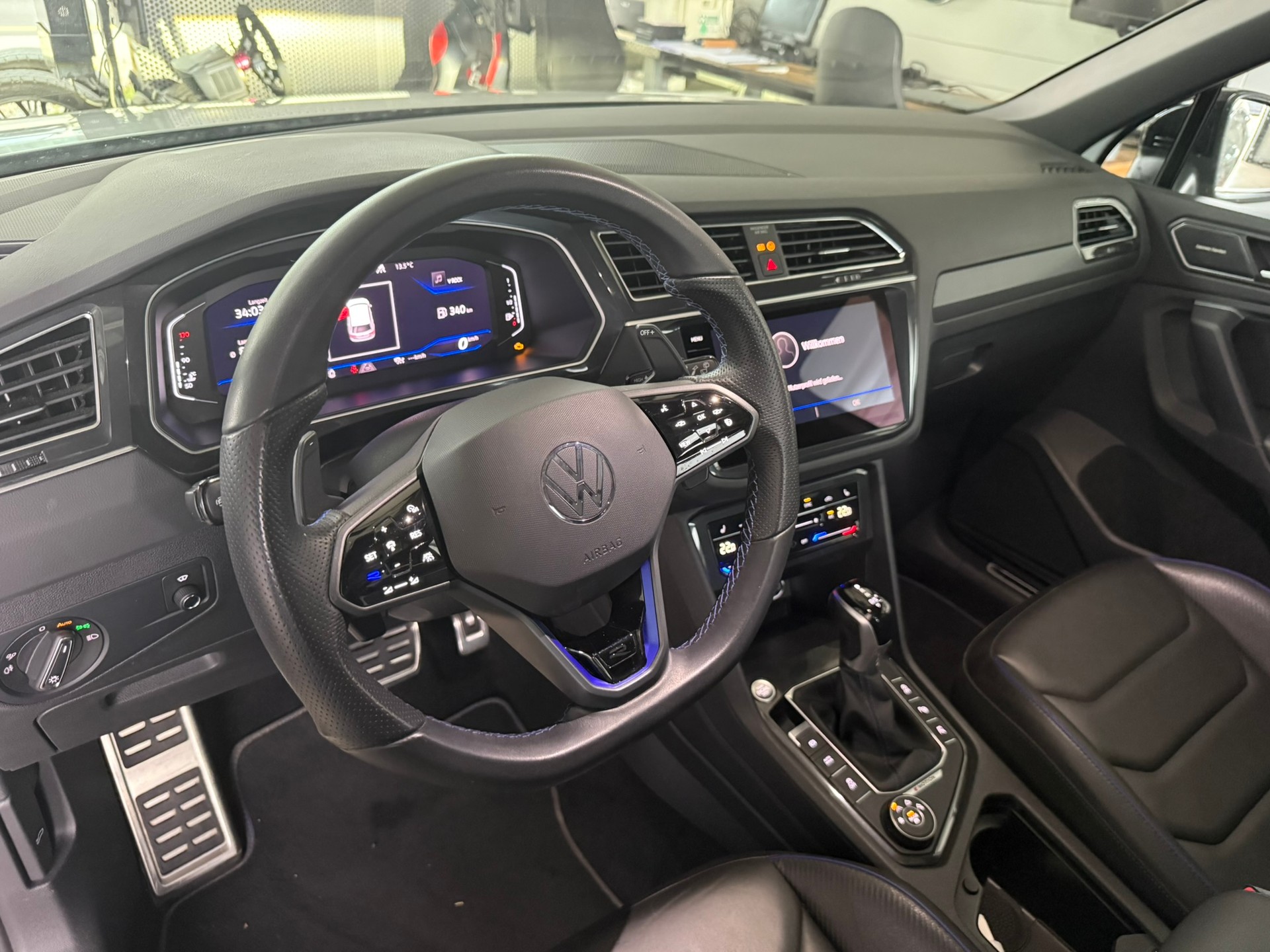 VW Tiguan 2.0TSI R 4Motion DSG, Oryxweiss Perlmutteffekt-image-16