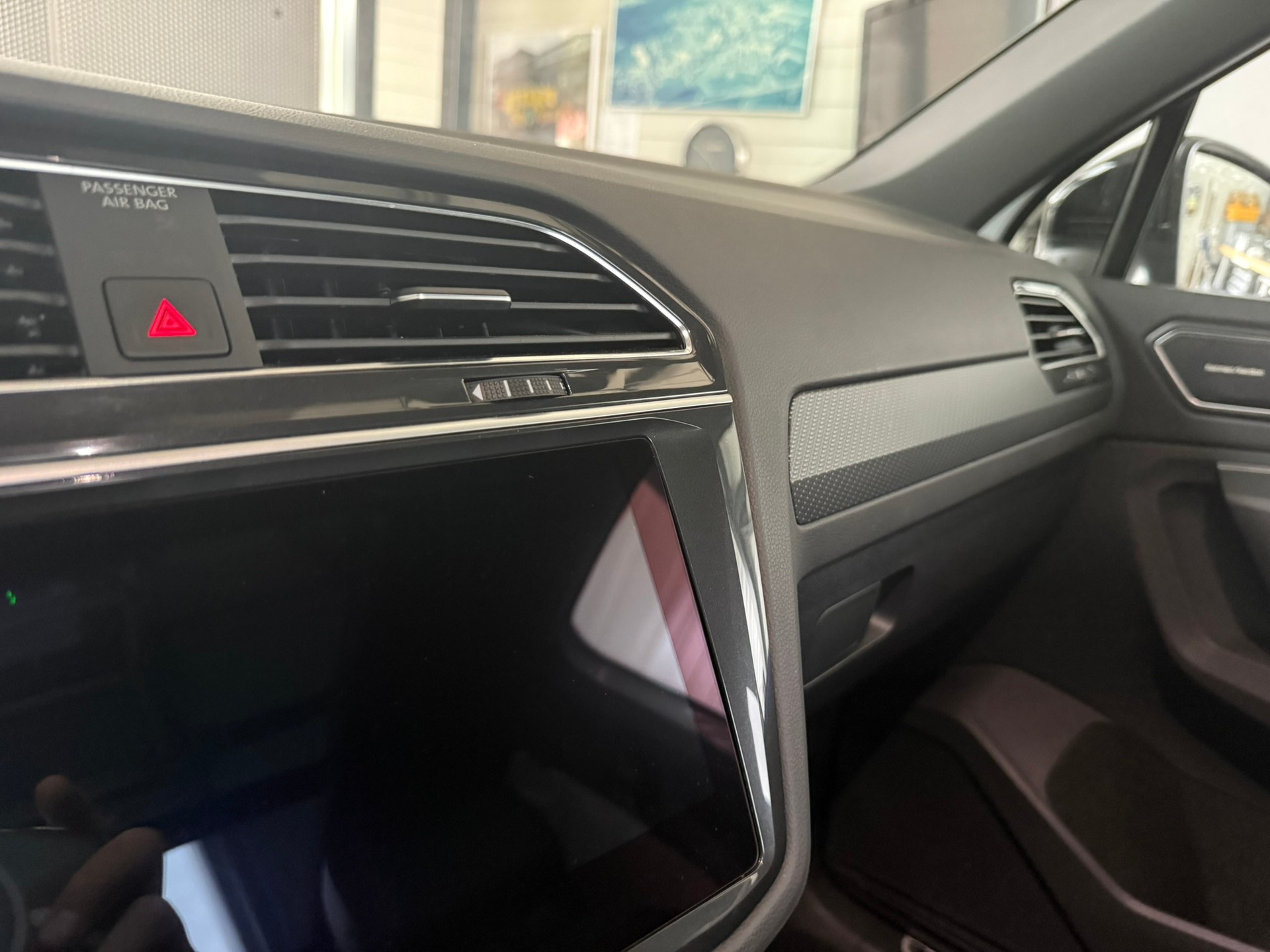 VW Tiguan 2.0TSI R 4Motion DSG, Oryxweiss Perlmutteffekt-image-15