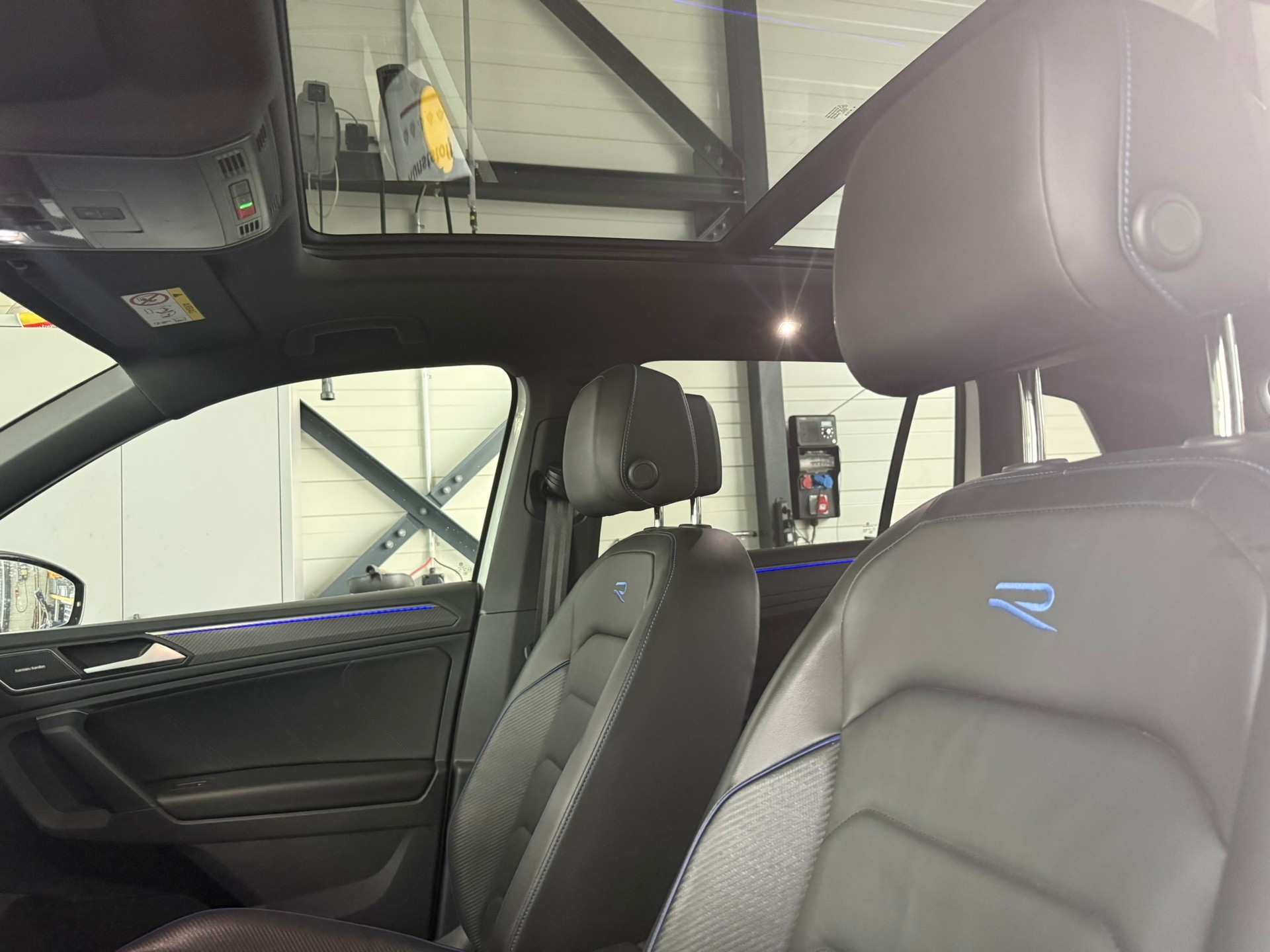 VW Tiguan 2.0TSI R 4Motion DSG, Oryxweiss Perlmutteffekt-image-11