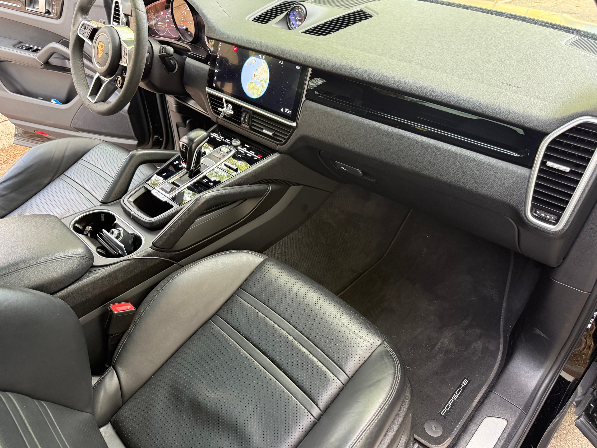 PORSCHE Cayenne Coupé-image-8