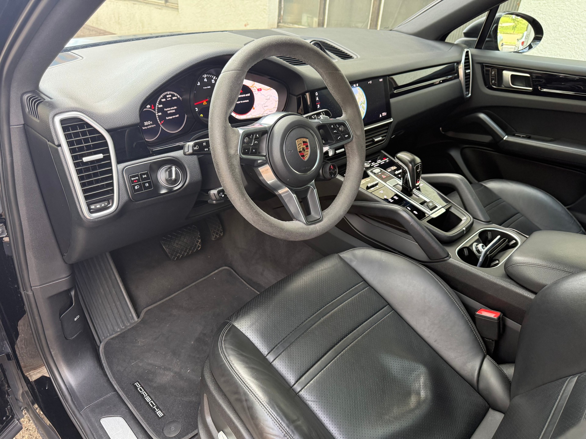 PORSCHE Cayenne Coupé-image-9