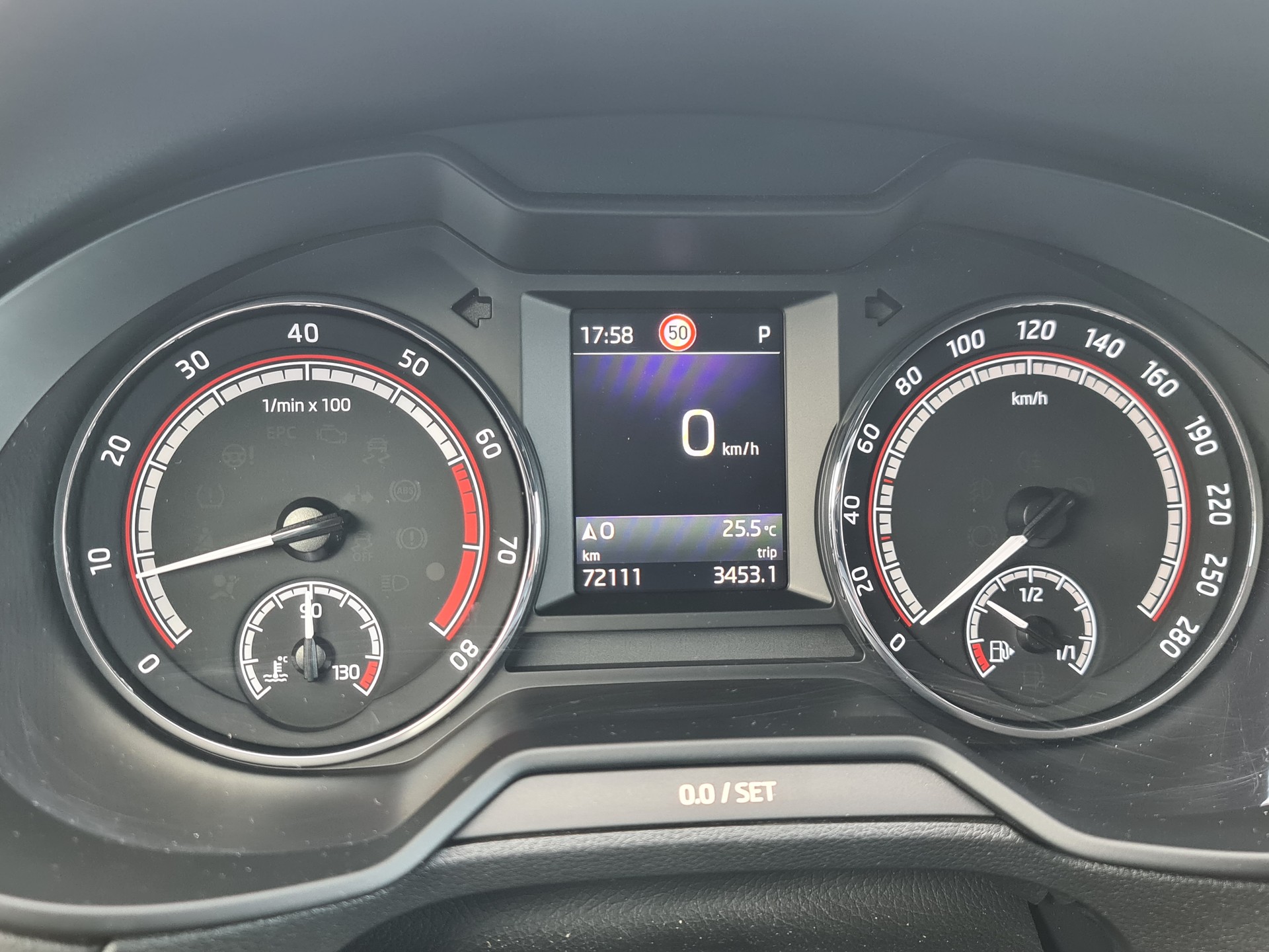 SKODA Octavia Combi 2.0 TSI RS DSG-image-10