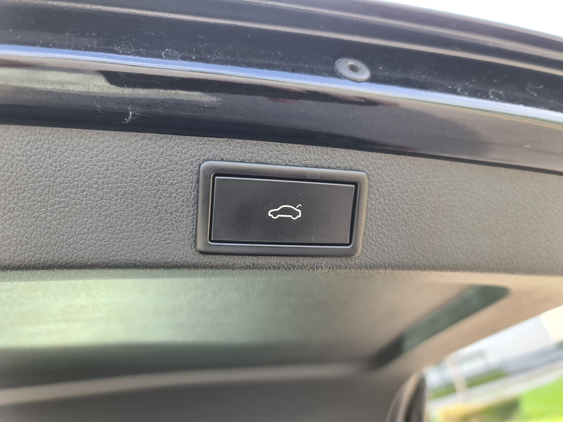 SKODA Octavia Combi 2.0 TSI RS DSG-image-15