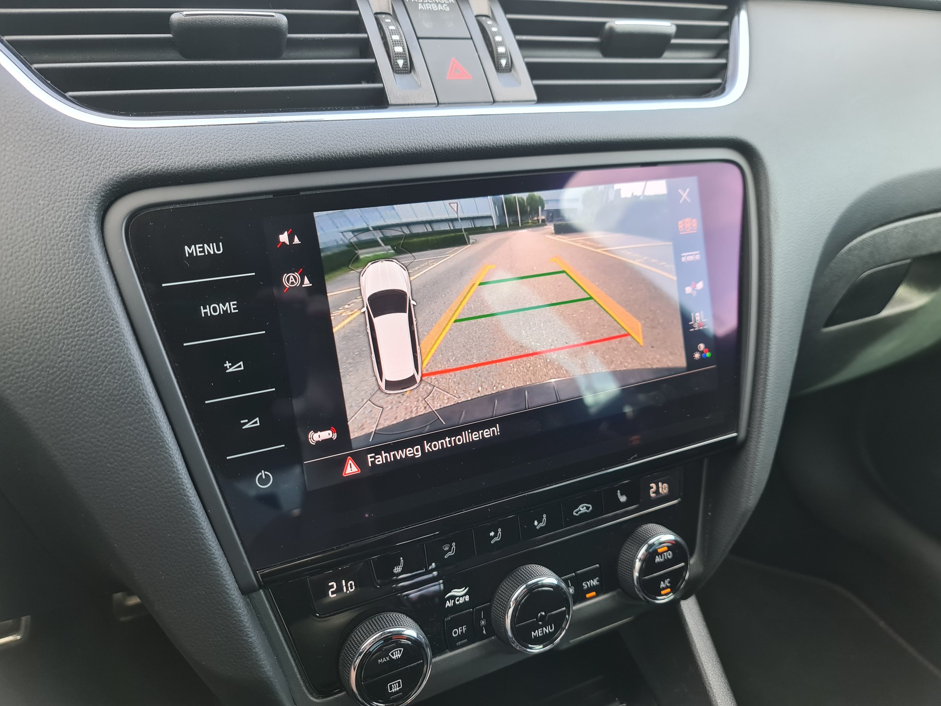SKODA Octavia Combi 2.0 TSI RS DSG-image-7