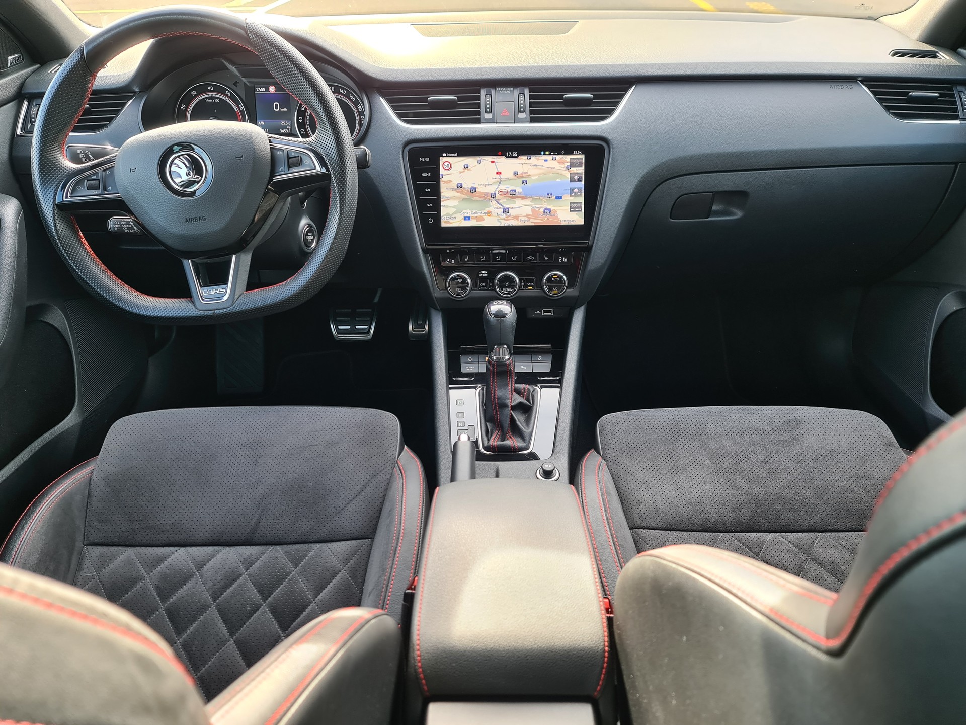 SKODA Octavia Combi 2.0 TSI RS DSG-image-6