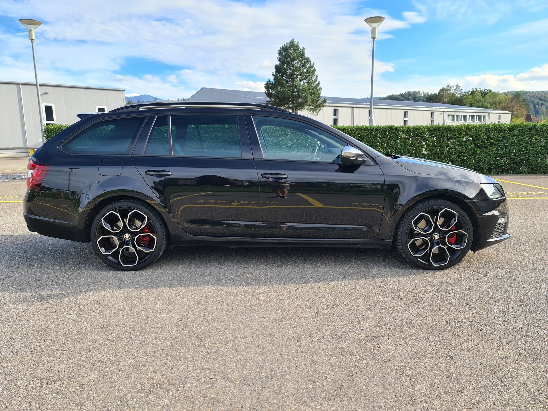 SKODA Octavia Combi 2.0 TSI RS DSG-image-5