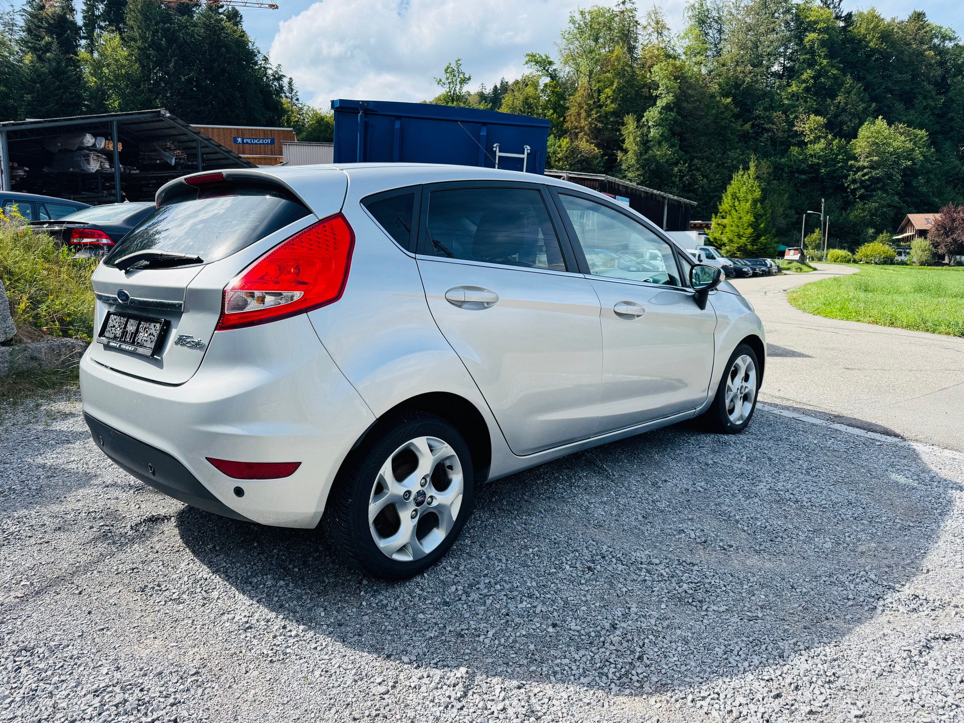 FORD Fiesta 1.4 16V Titanium Automatic-image-2