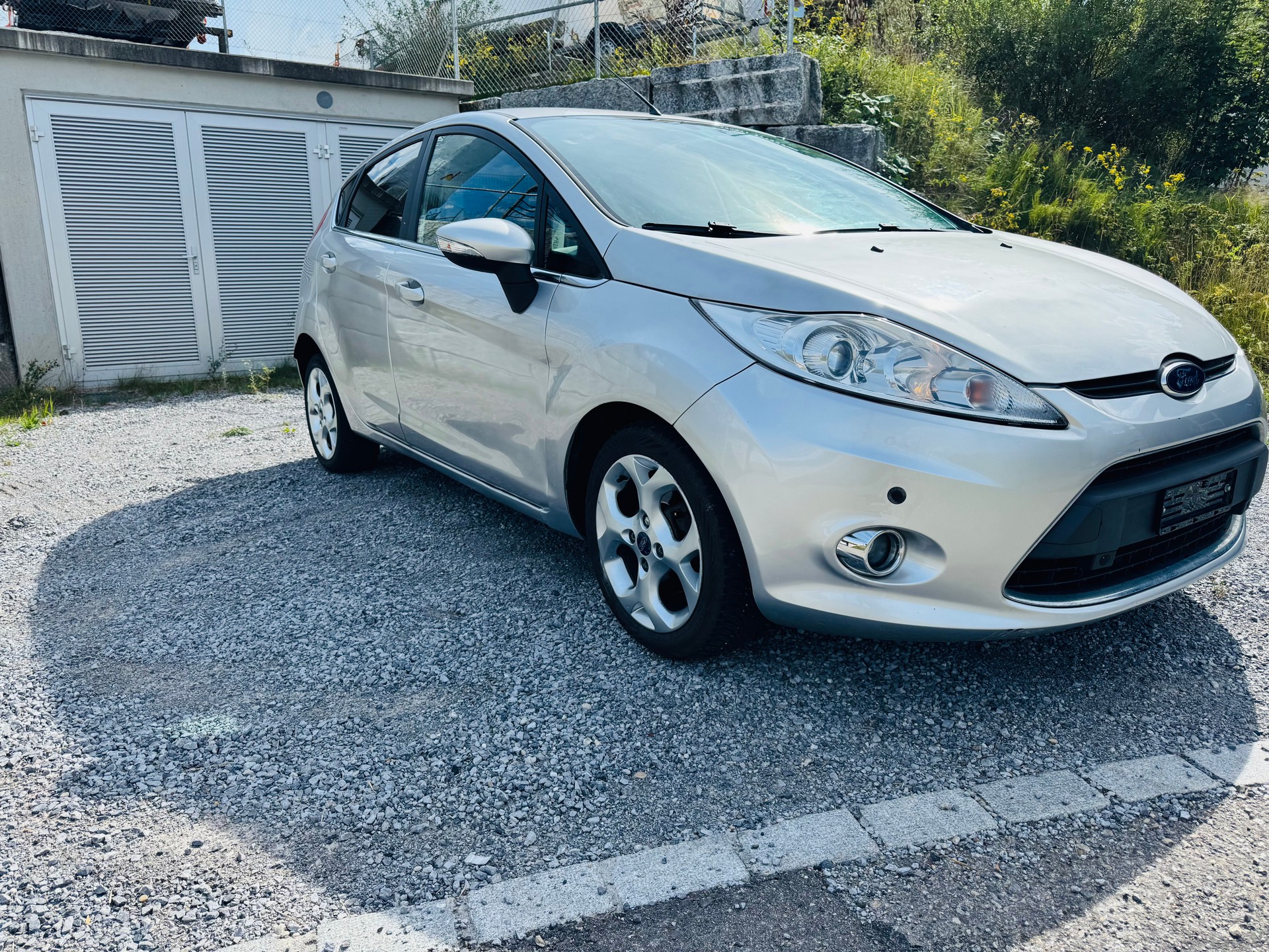FORD Fiesta 1.4 16V Titanium Automatic-image-1
