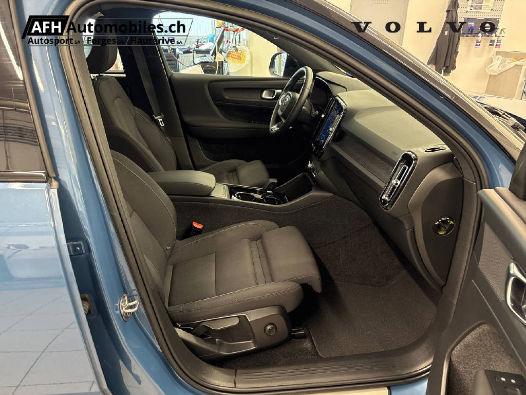 VOLVO XC40 P6 Core FWD-image-9