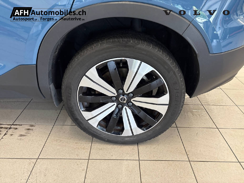 VOLVO XC40 P6 Core FWD-image-16