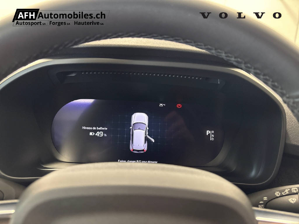 VOLVO XC40 P6 Core FWD-image-17