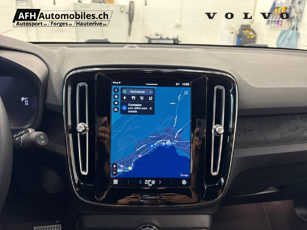 VOLVO XC40 P6 Core FWD-image-14
