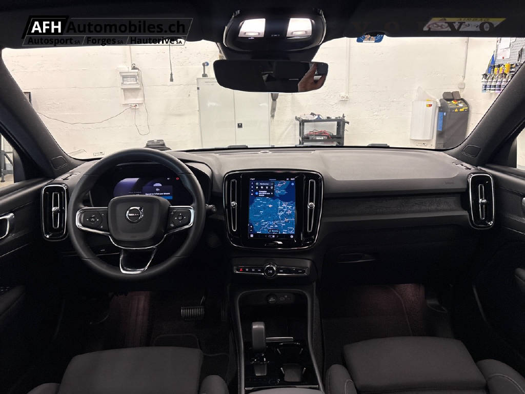 VOLVO XC40 P6 Core FWD-image-11