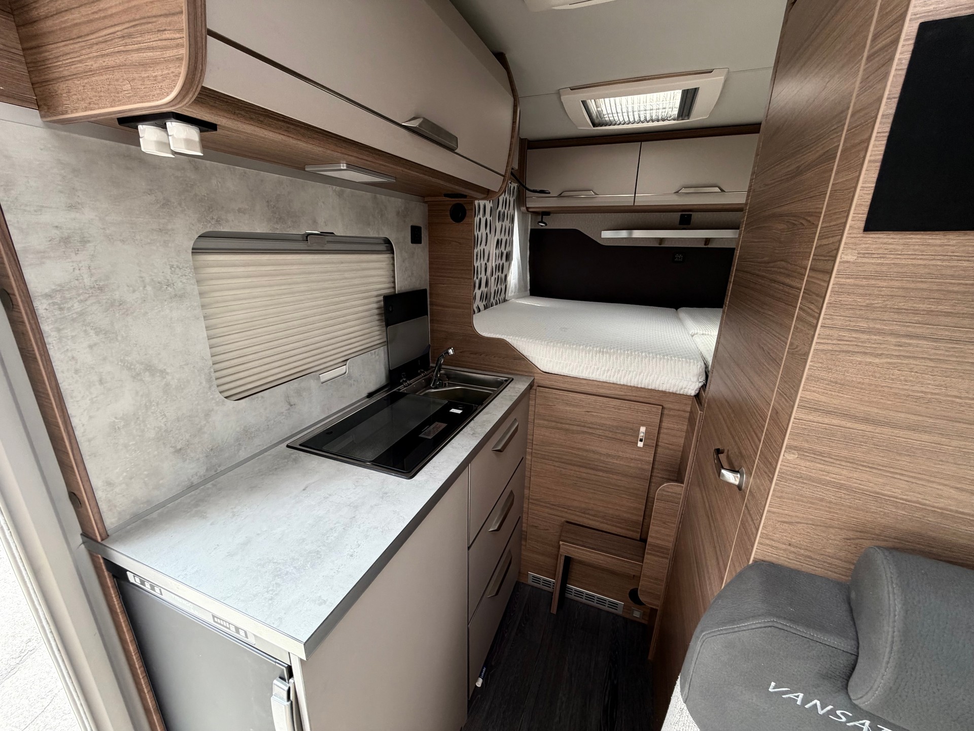 VW T6.1 2.0 TDI DSG KNAUS TABBERT - BULLI-image-15