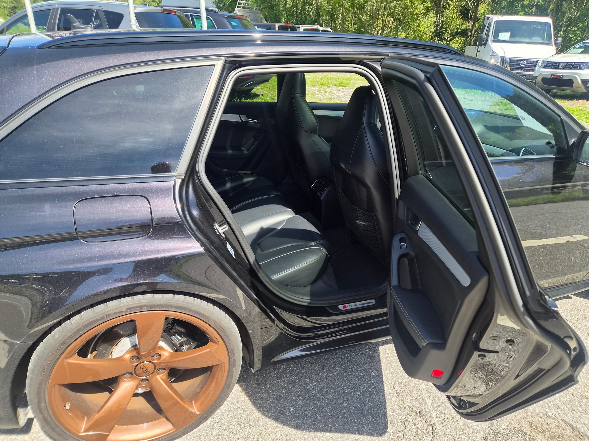 AUDI RS4 Avant 4.2 FSI V8 quattro S-tronic-image-9