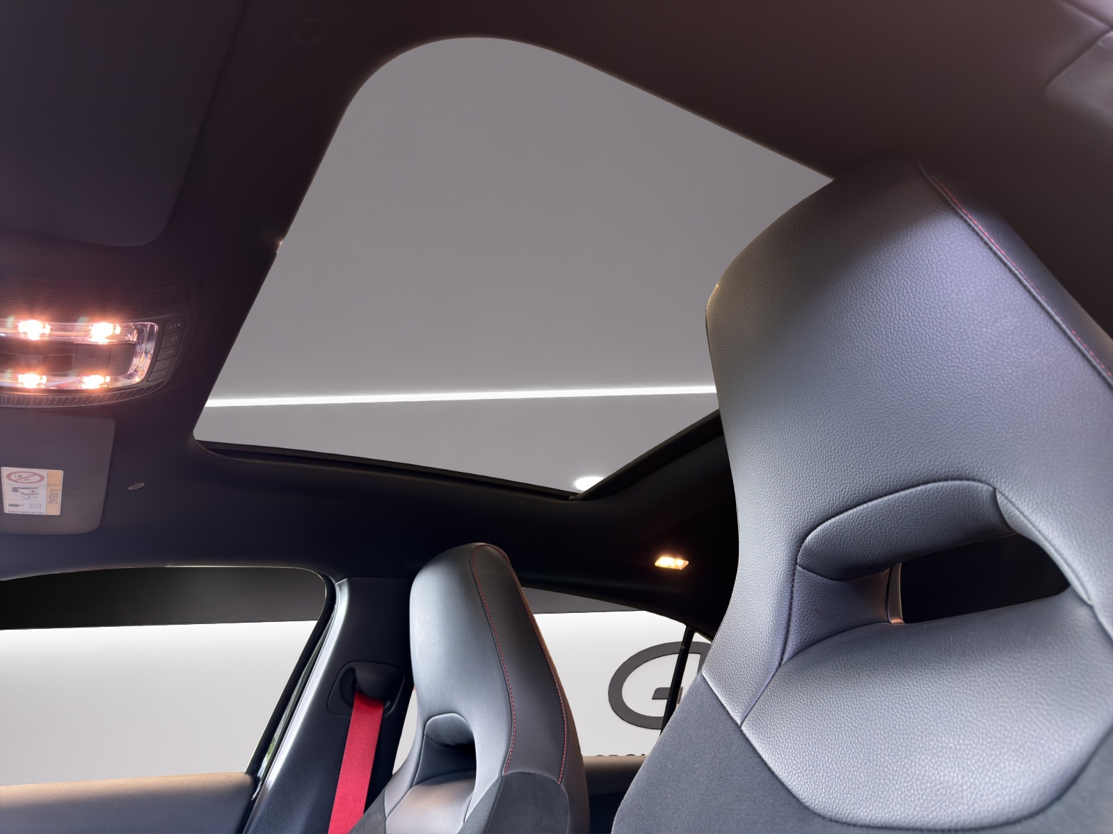 MERCEDES-BENZ A 35 AMG 4Matic-image-14