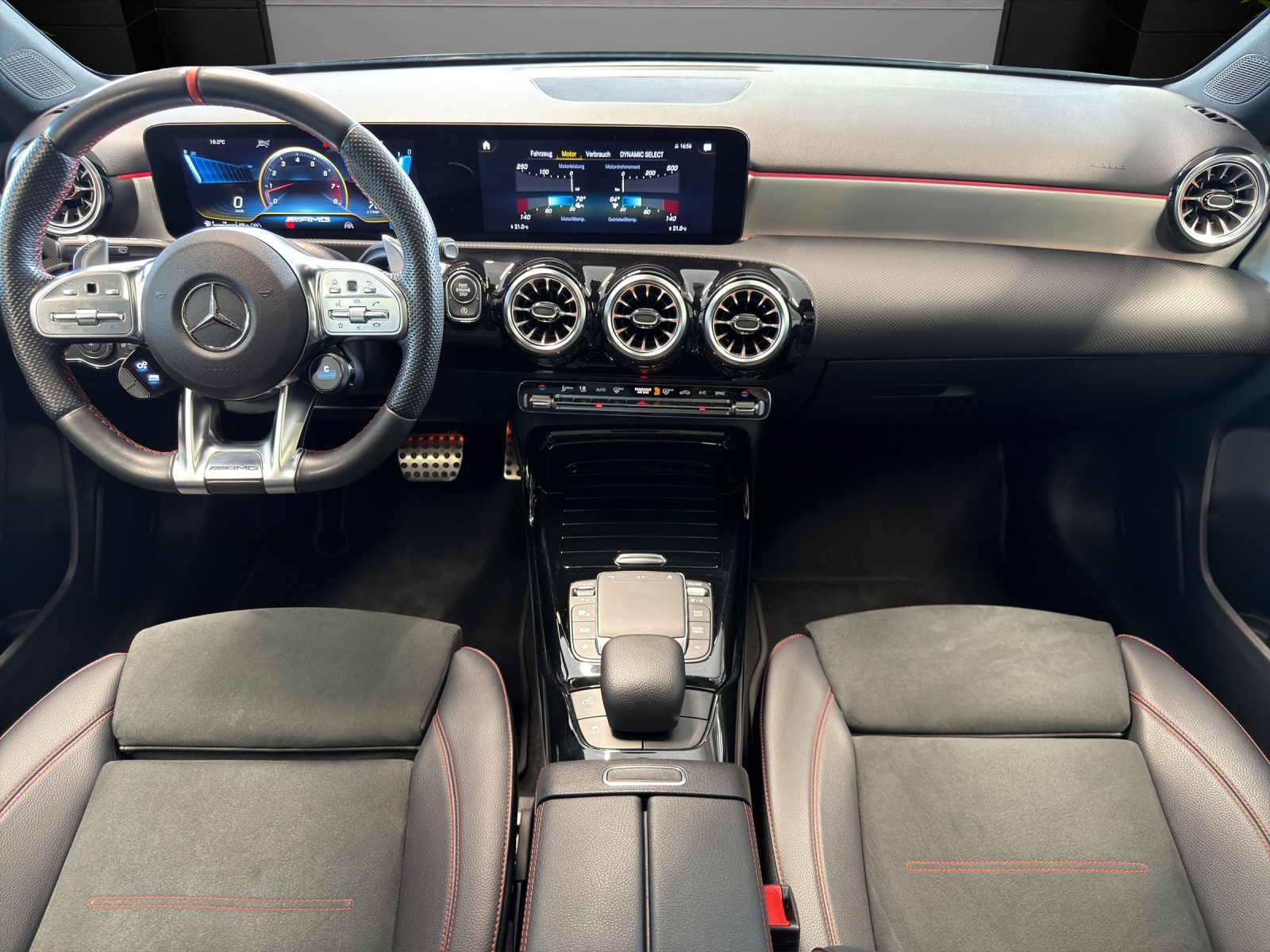 MERCEDES-BENZ A 35 AMG 4Matic-image-6