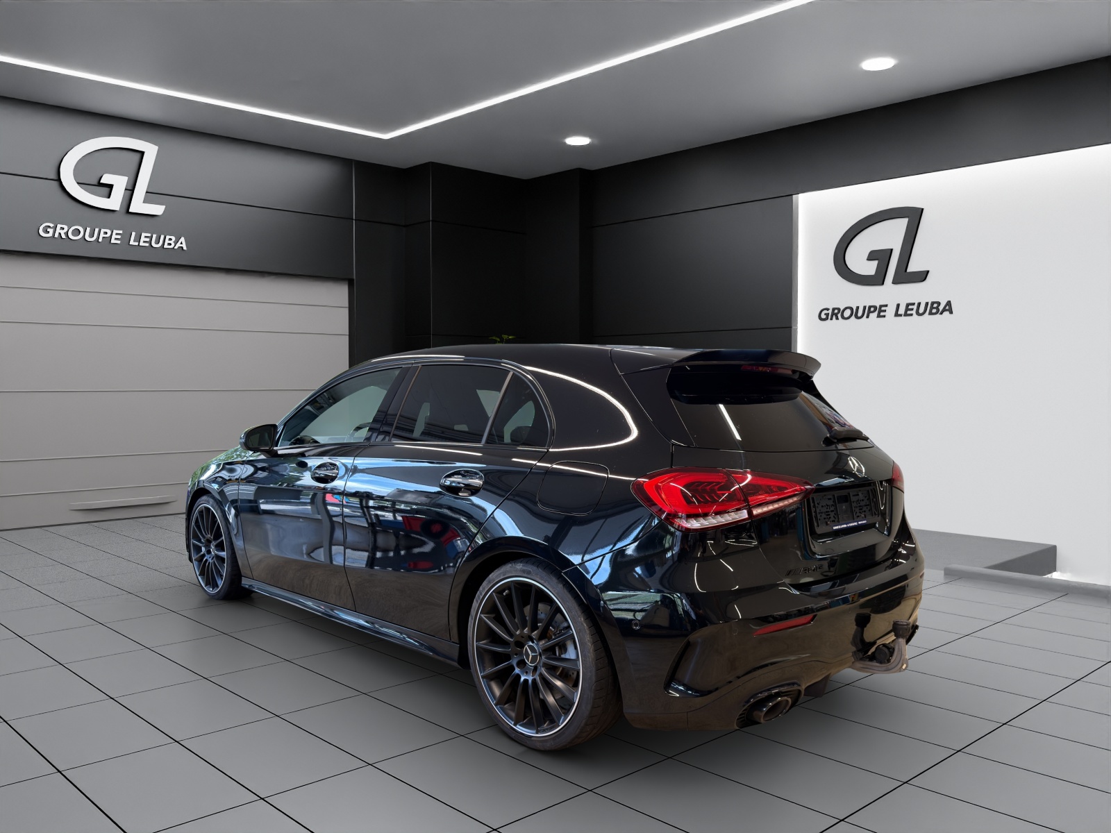 MERCEDES-BENZ A 35 AMG 4Matic-image-3