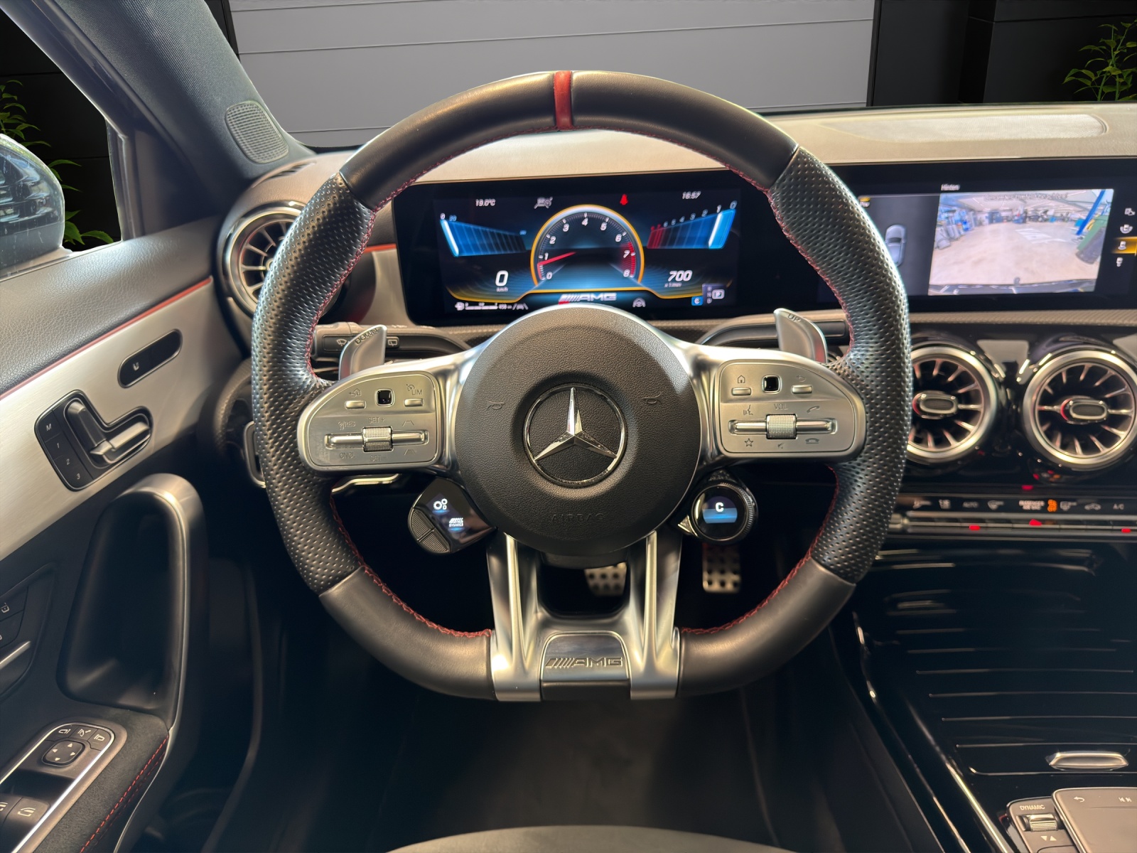 MERCEDES-BENZ A 35 AMG 4Matic-image-8