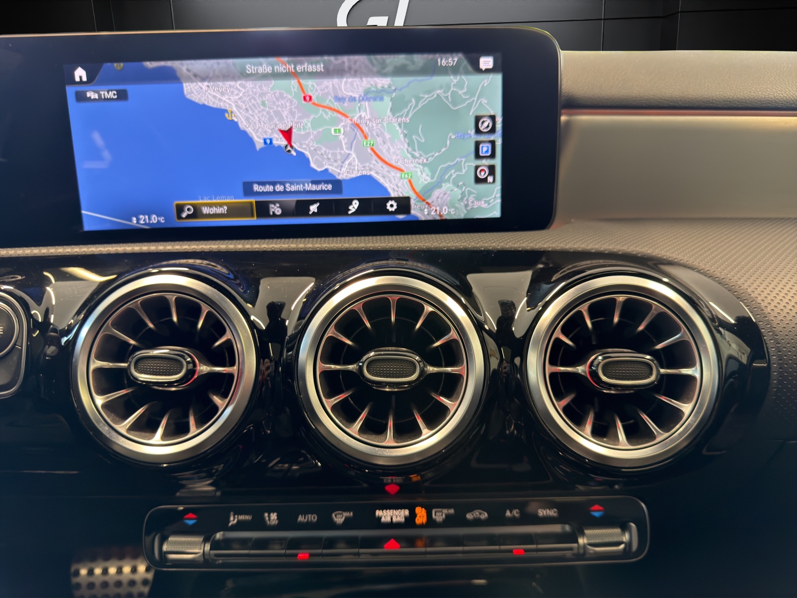 MERCEDES-BENZ A 35 AMG 4Matic-image-13