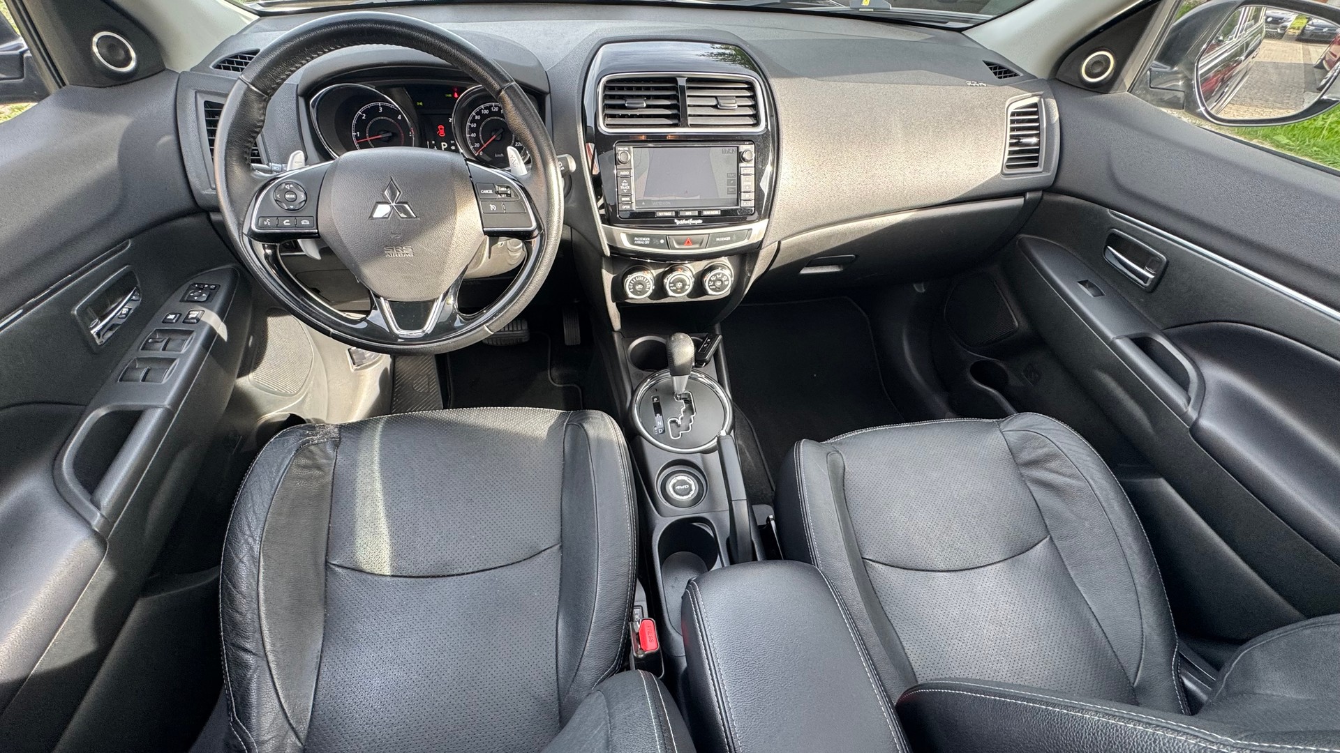 MITSUBISHI ASX 2.2 DIDValue 4WD Automatic-image-8