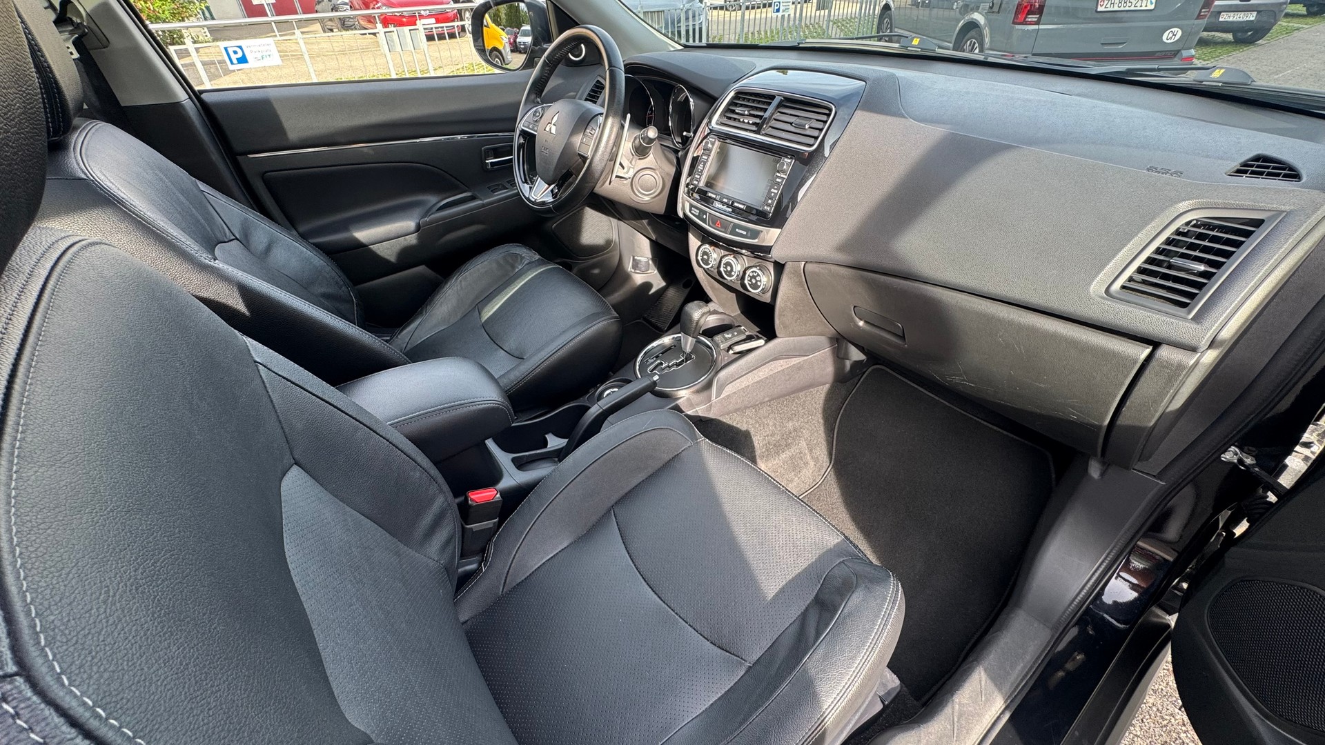 MITSUBISHI ASX 2.2 DIDValue 4WD Automatic-image-9