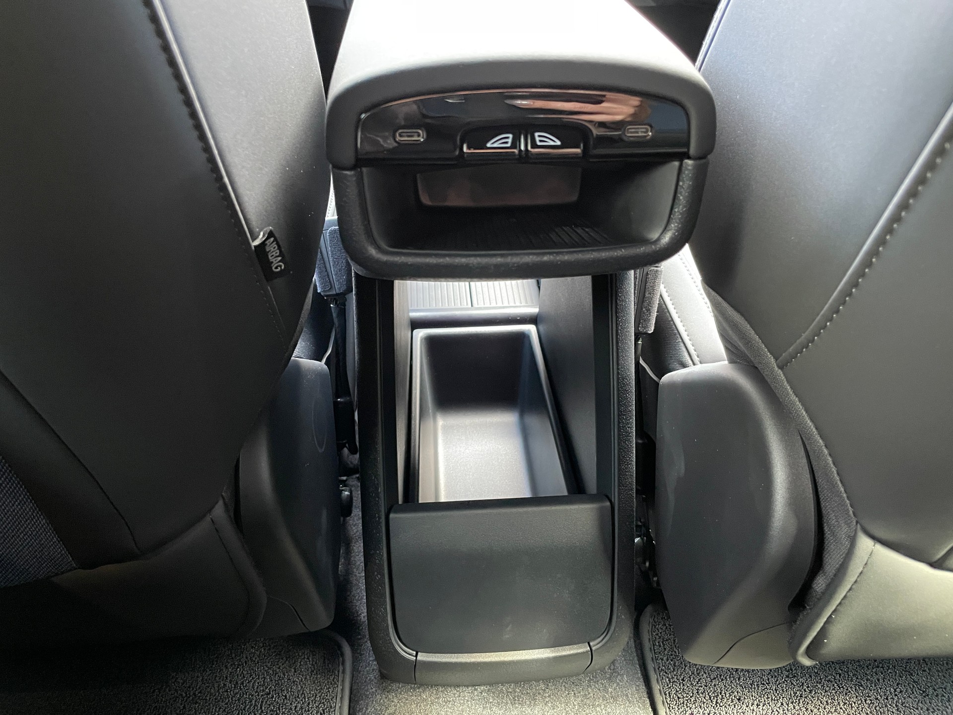 VOLVO EX30 E60 69kWh Single Motor Extended Range Plus-image-20