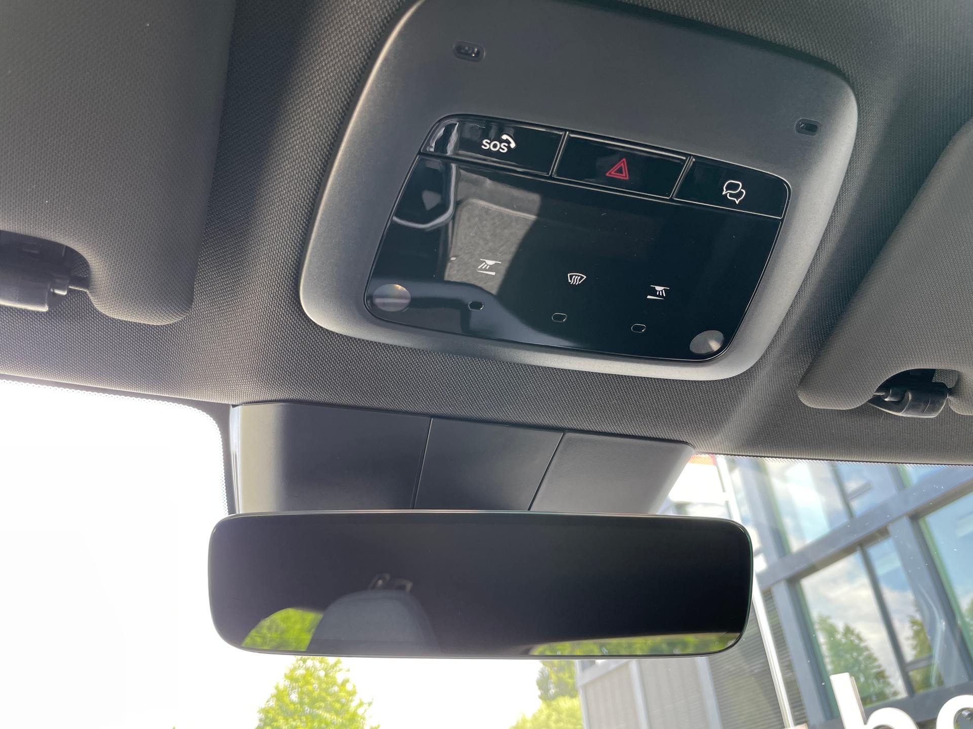 VOLVO EX30 E60 69kWh Single Motor Extended Range Plus-image-29