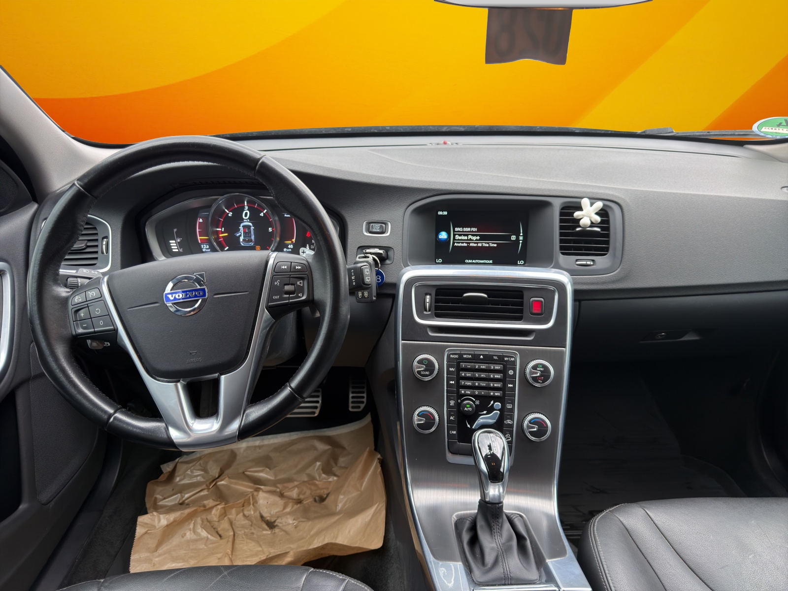 VOLVO V60 Cross Country D4 AWD Summum Geartronic-image-8