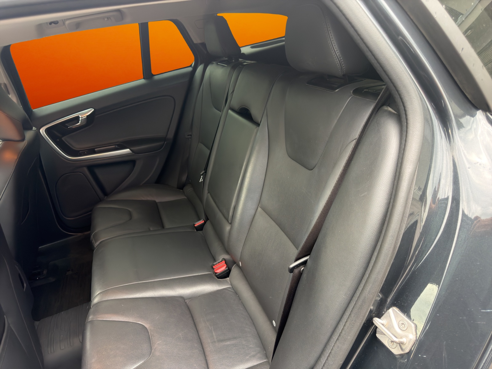 VOLVO V60 Cross Country D4 AWD Summum Geartronic-image-11