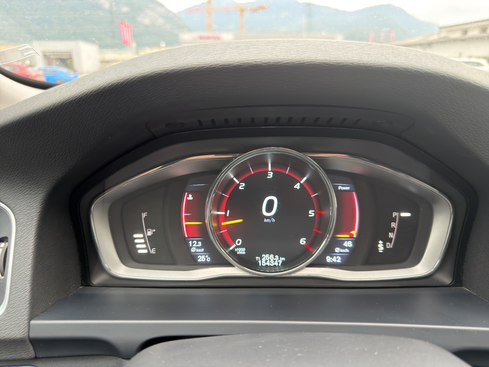 VOLVO V60 Cross Country D4 AWD Summum Geartronic-image-14