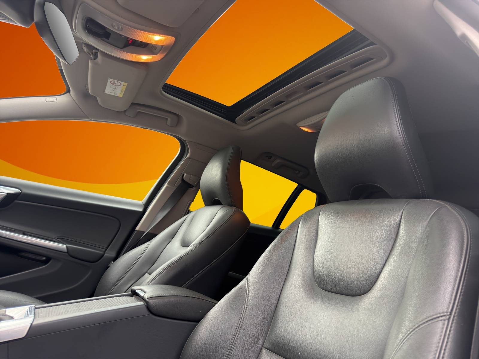 VOLVO V60 Cross Country D4 AWD Summum Geartronic-image-13