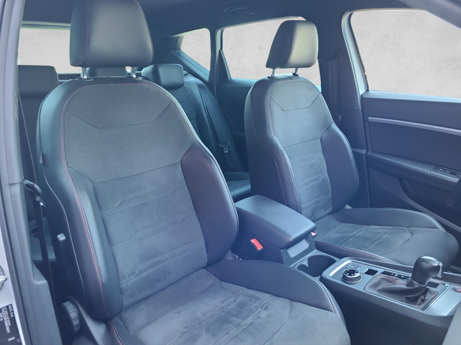 SEAT Ateca 2.0 TSI Hola FR 4Drive DSG-image-13