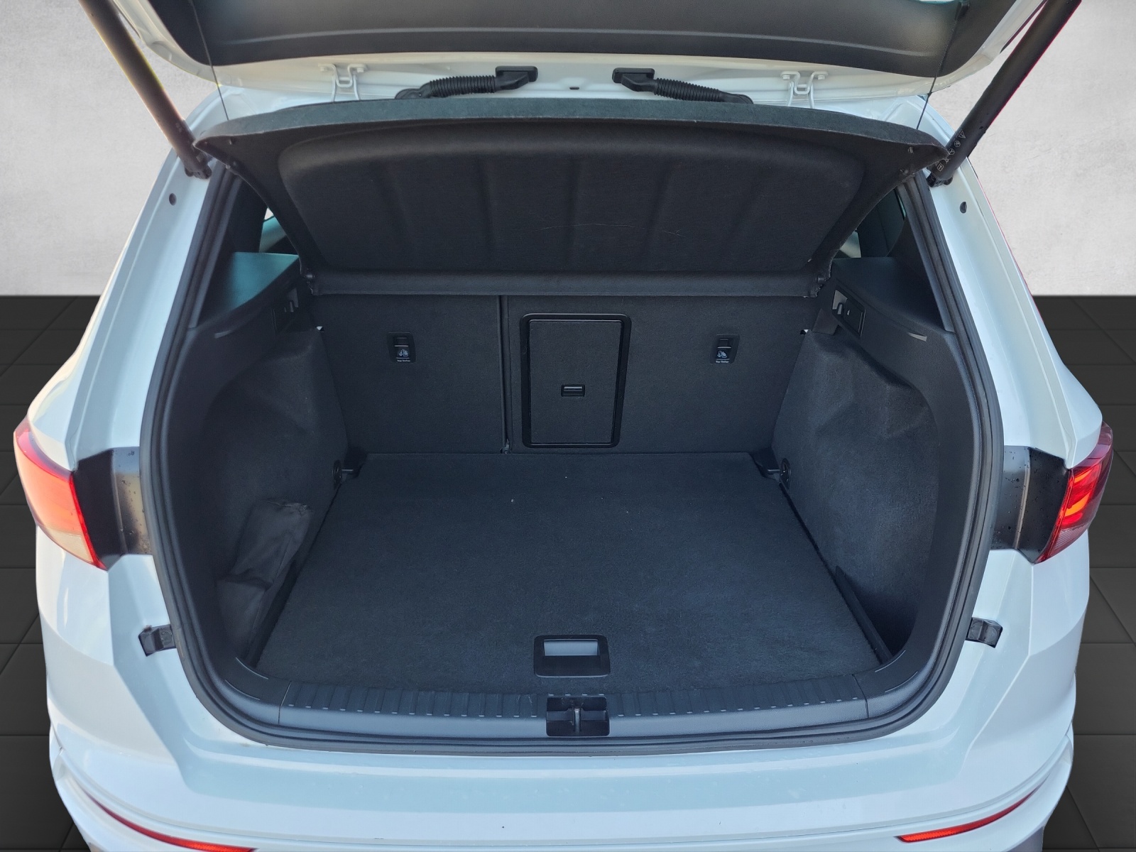 SEAT Ateca 2.0 TSI Hola FR 4Drive DSG-image-15