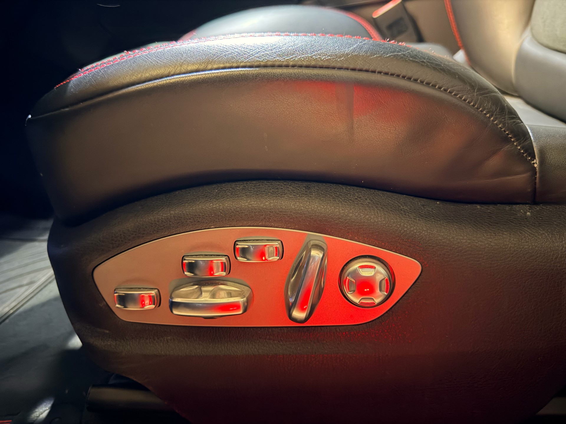 PORSCHE Macan GTS PDK-image-12