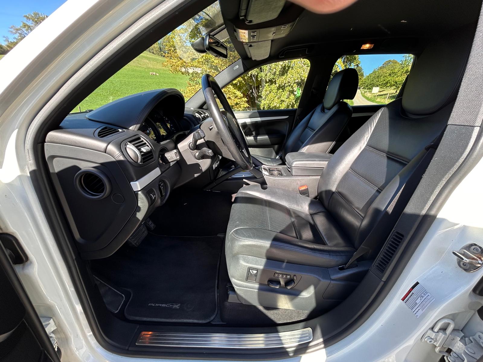 PORSCHE Cayenne Diesel-image-14