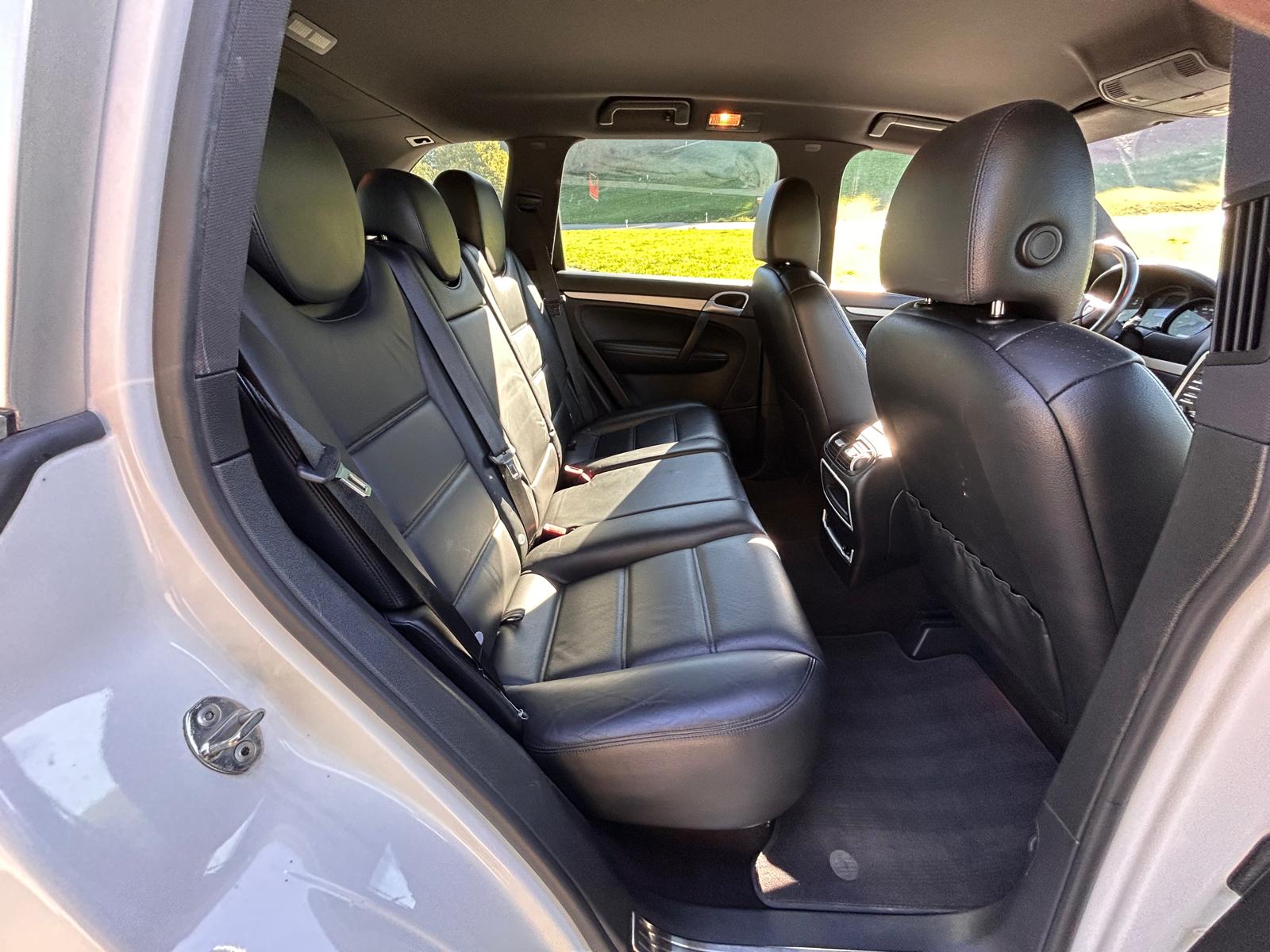 PORSCHE Cayenne Diesel-image-10